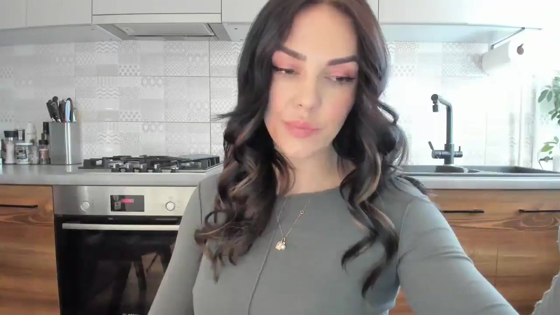 Gallery image thumbnail from MissNelly_'s myfreecams stream on, 05/21/2025, 10:19 image 10 of 20