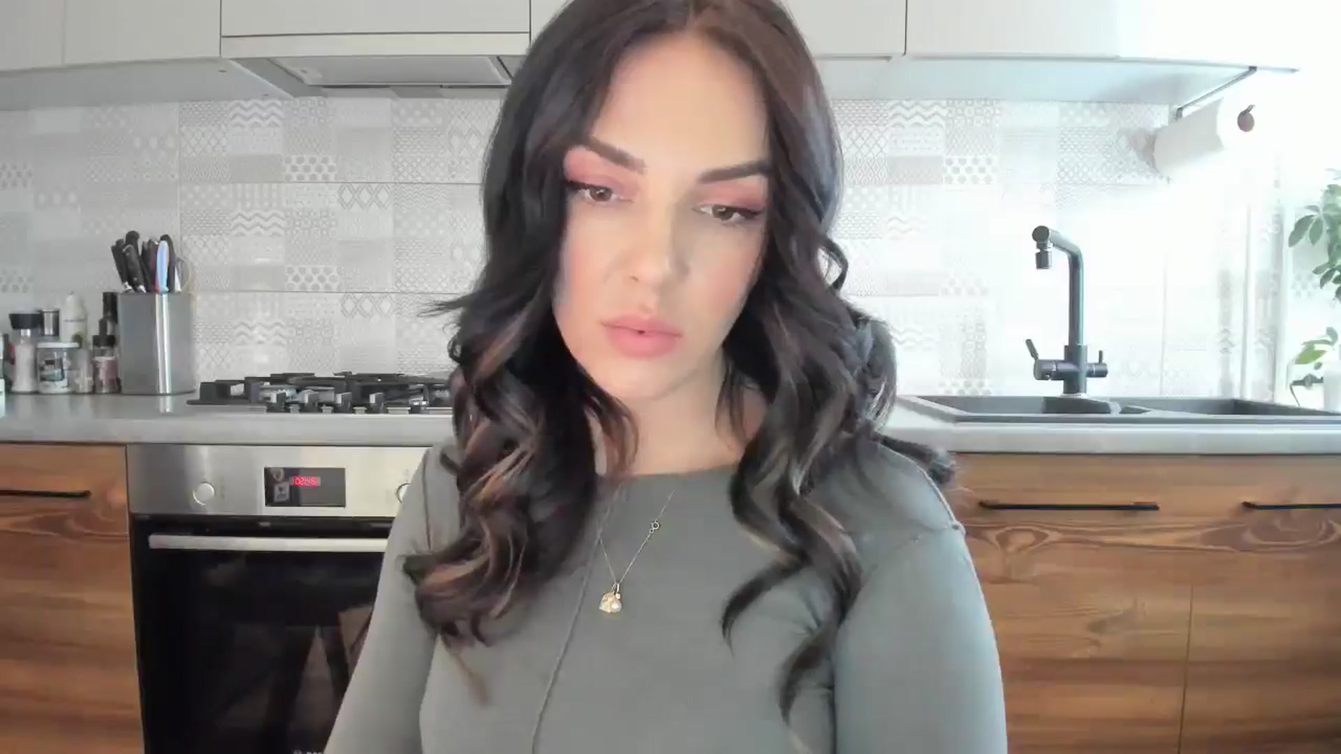 Gallery image thumbnail from MissNelly_'s myfreecams stream on, 05/21/2025, 10:19 image 11 of 20