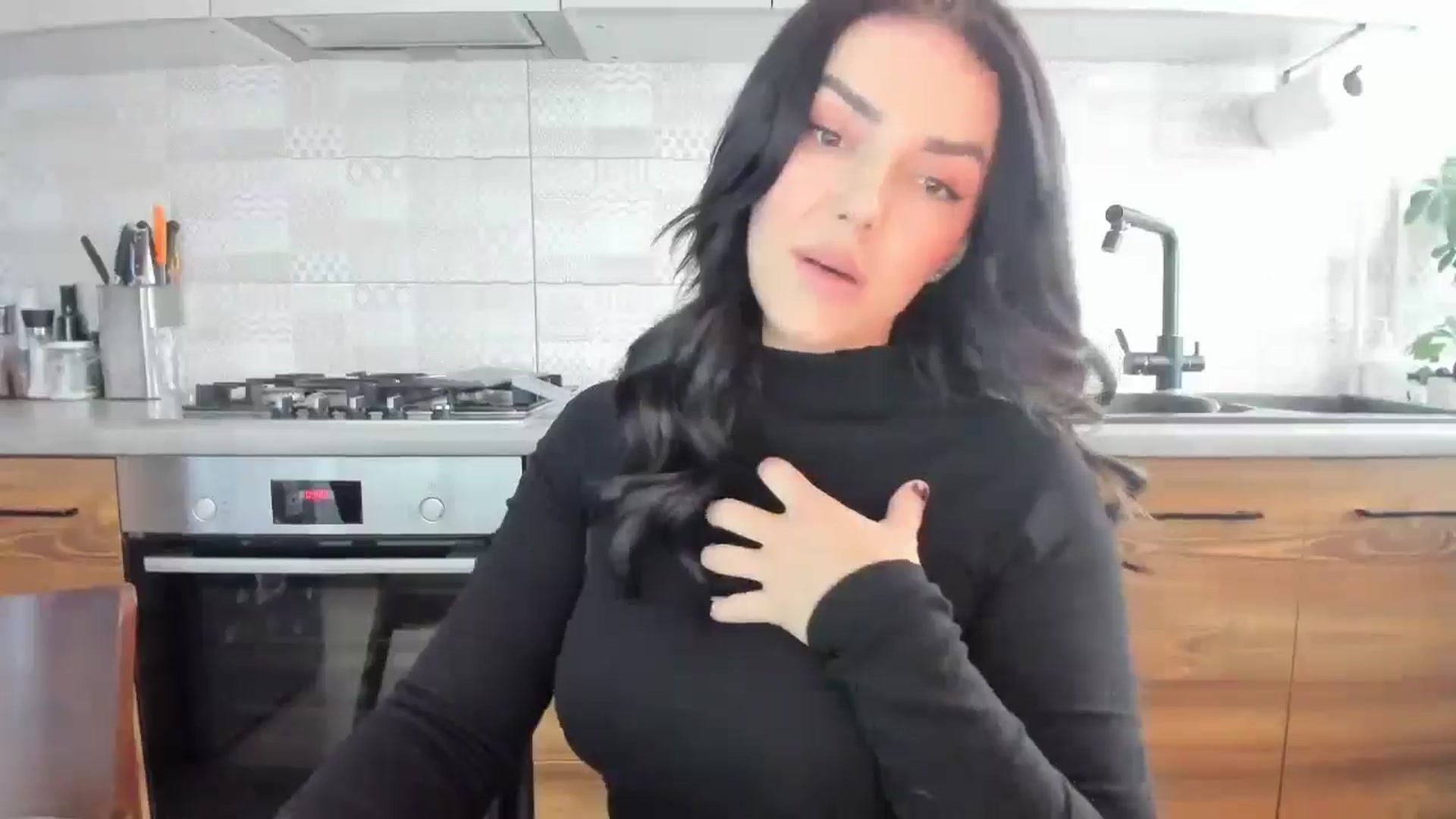 Gallery image thumbnail from MissNelly_'s myfreecams stream on, 05/26/2025, 14:14 image 12 of 20
