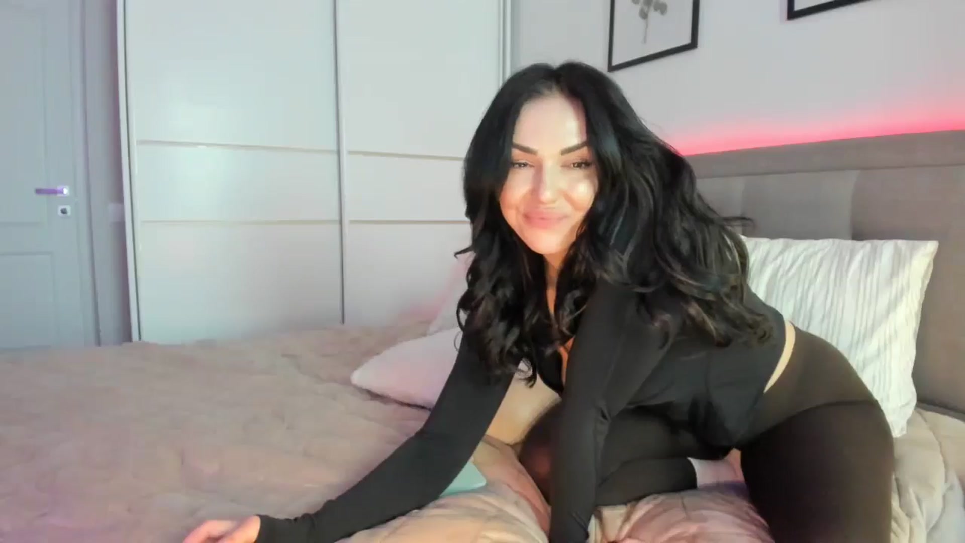 Gallery image thumbnail from MissNelly_'s myfreecams stream on, 05/28/2025, 15:09 image 18 of 20