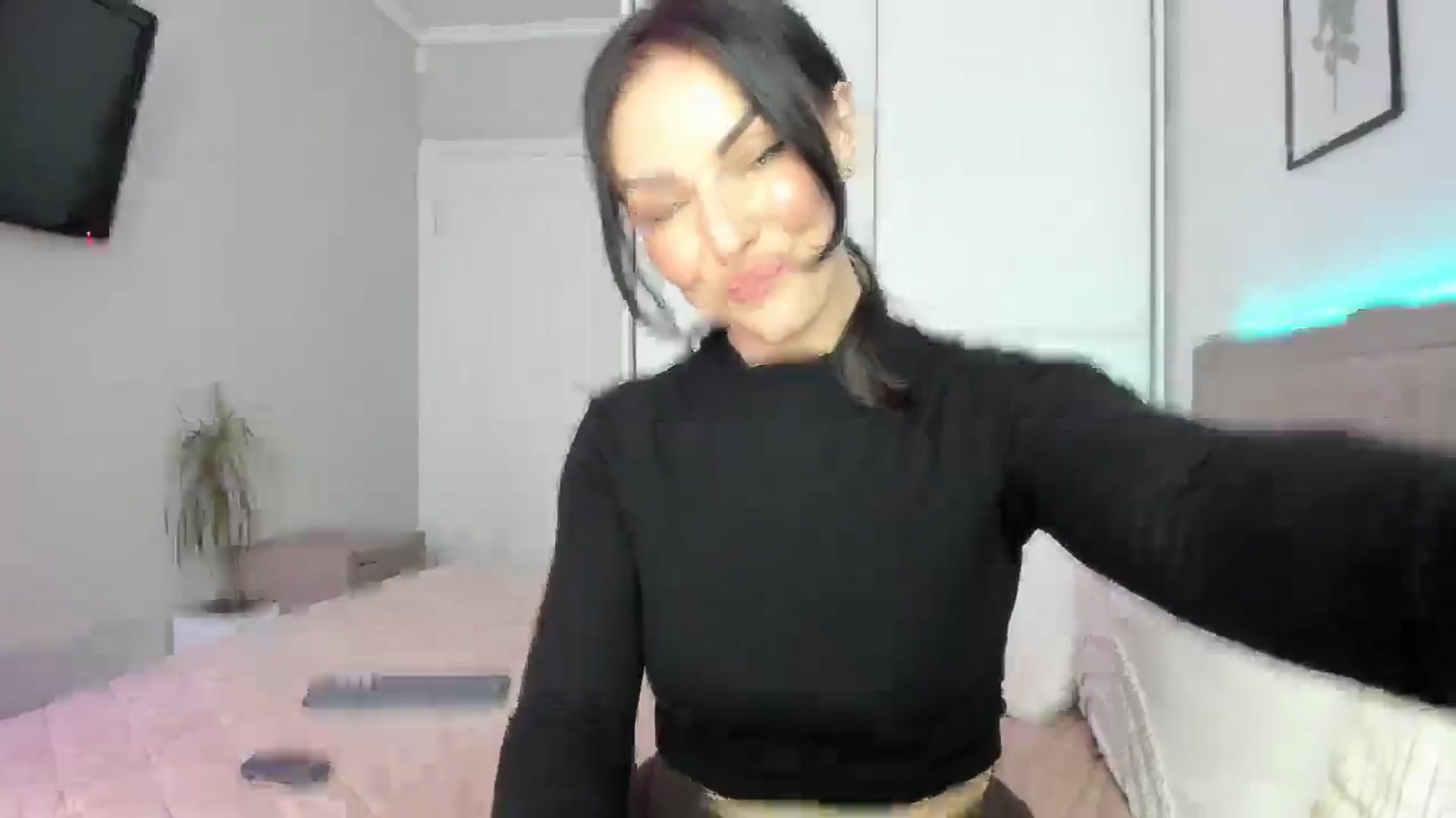 Gallery image thumbnail from MissNelly_'s myfreecams stream on, 05/29/2025, 15:21 image 14 of 20