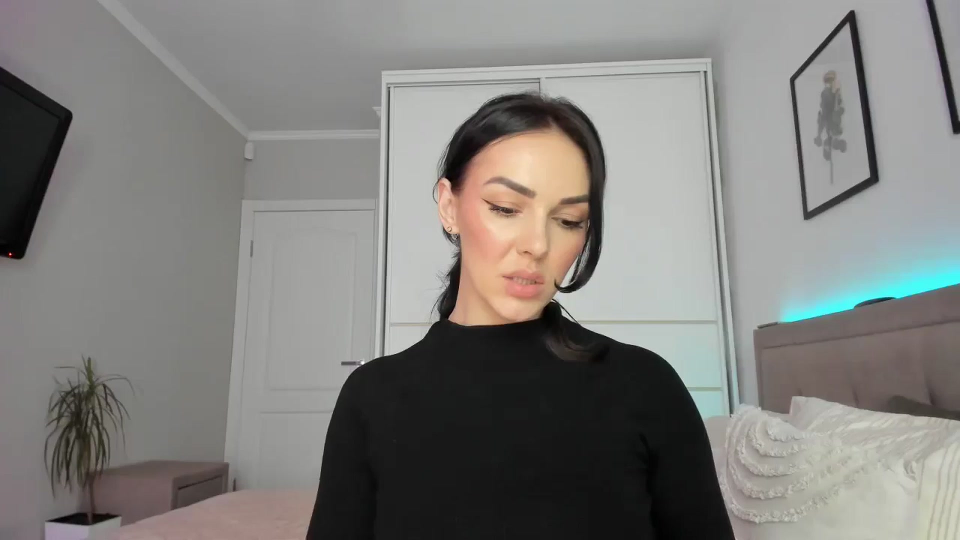 Gallery image thumbnail from MissNelly_'s myfreecams stream on, 05/29/2025, 15:21 image 17 of 20