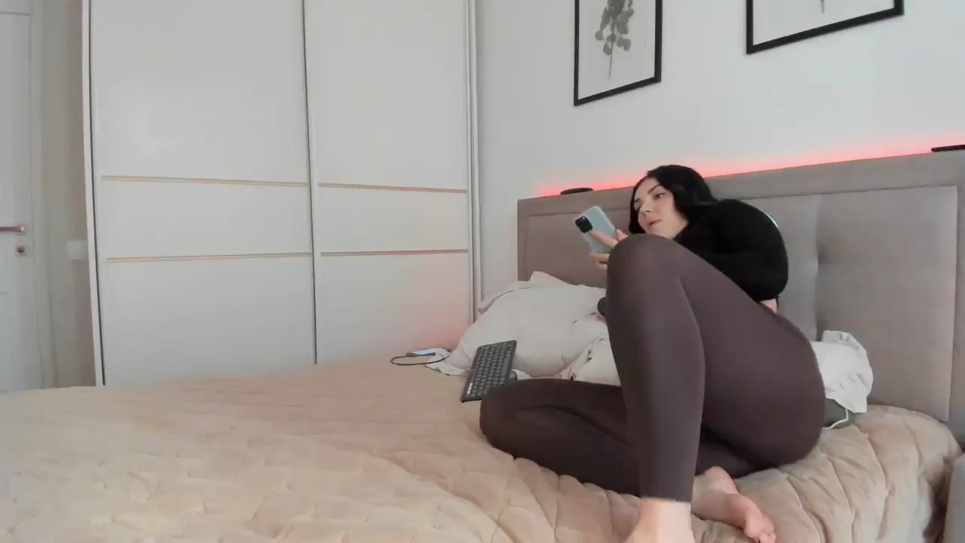 Gallery image thumbnail from MissNelly_'s myfreecams stream on, 05/31/2025, 16:15 image 10 of 20