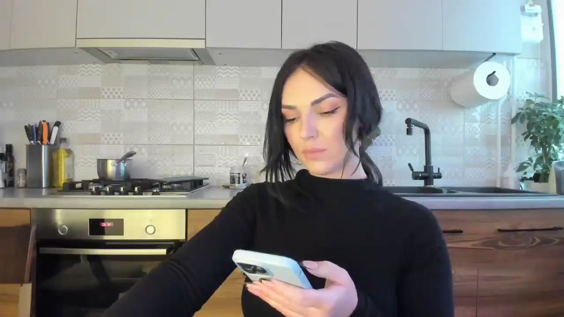 Gallery image thumbnail from MissNelly_'s myfreecams stream on, 06/03/2025, 14:37 image 12 of 20