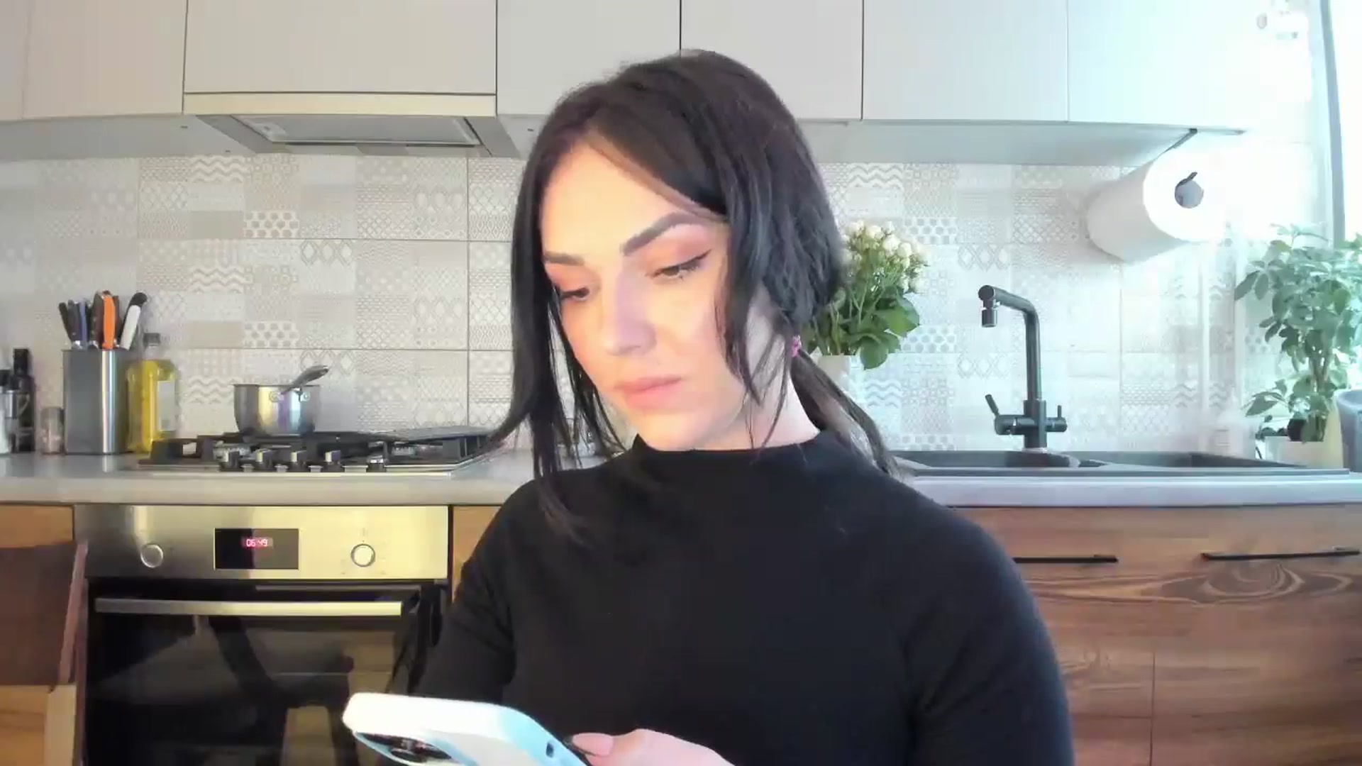 Gallery image thumbnail from MissNelly_'s myfreecams stream on, 06/03/2025, 14:37 image 15 of 20