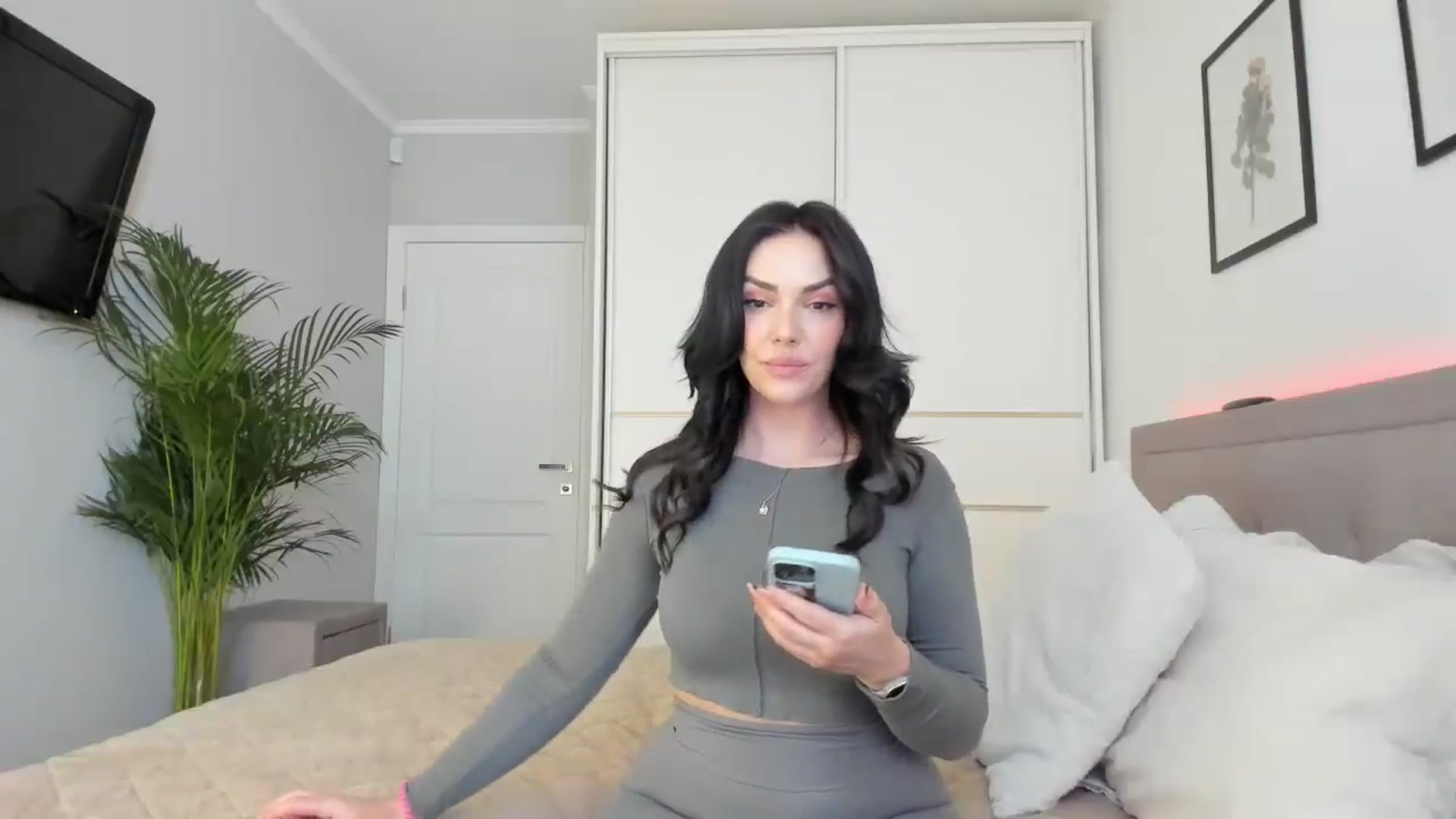 Gallery image thumbnail from MissNelly_'s myfreecams stream on, 06/11/2025, 14:42 image 20 of 20