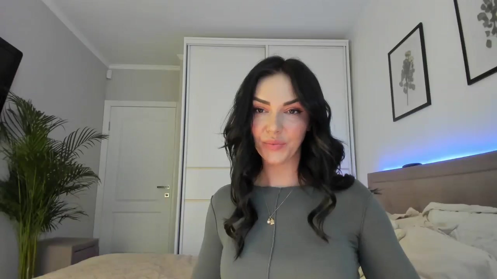 Gallery image thumbnail from MissNelly_'s myfreecams stream on, 06/11/2025, 14:42 image 5 of 20