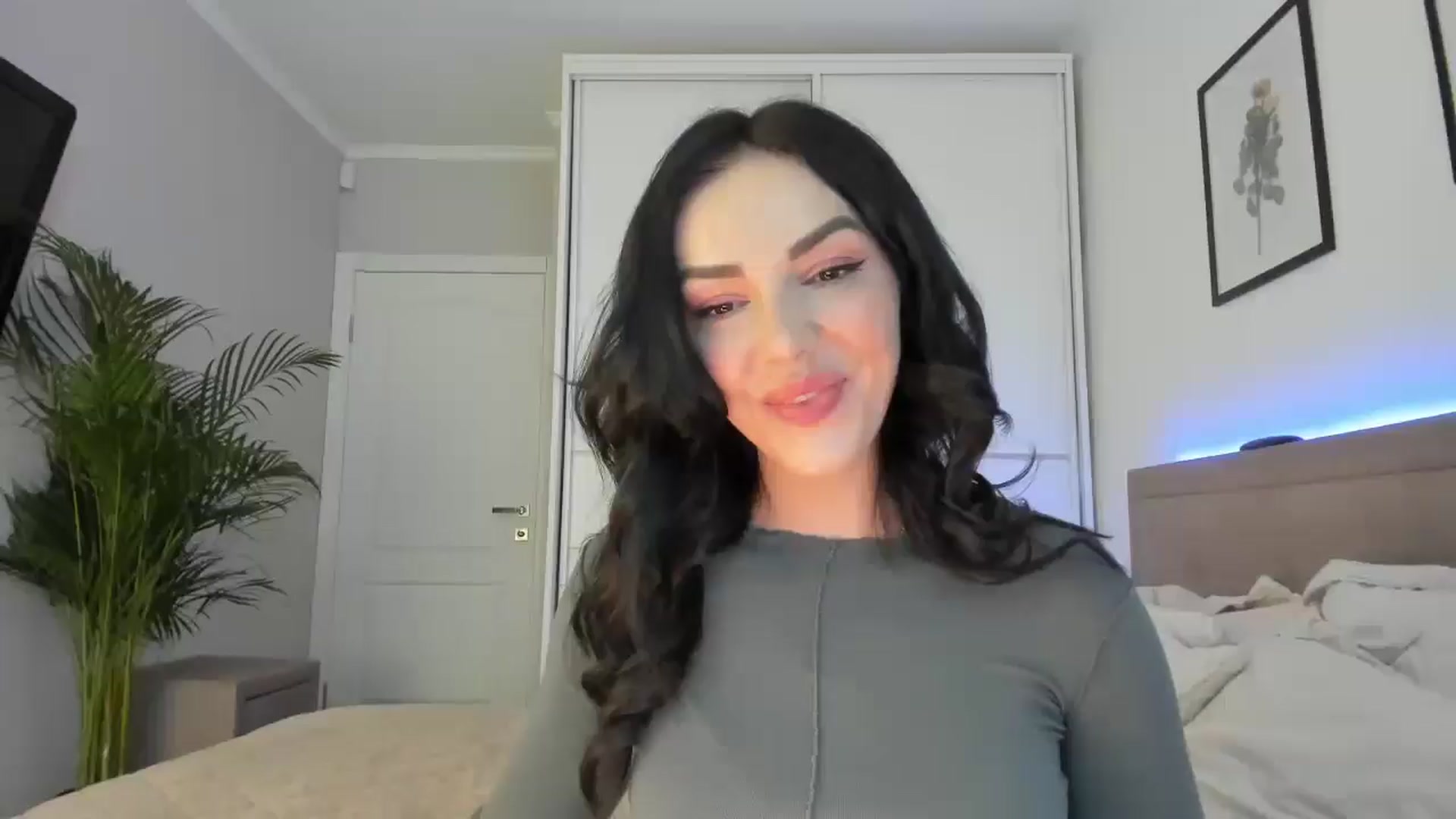 Gallery image thumbnail from MissNelly_'s myfreecams stream on, 06/11/2025, 14:42 image 1 of 20