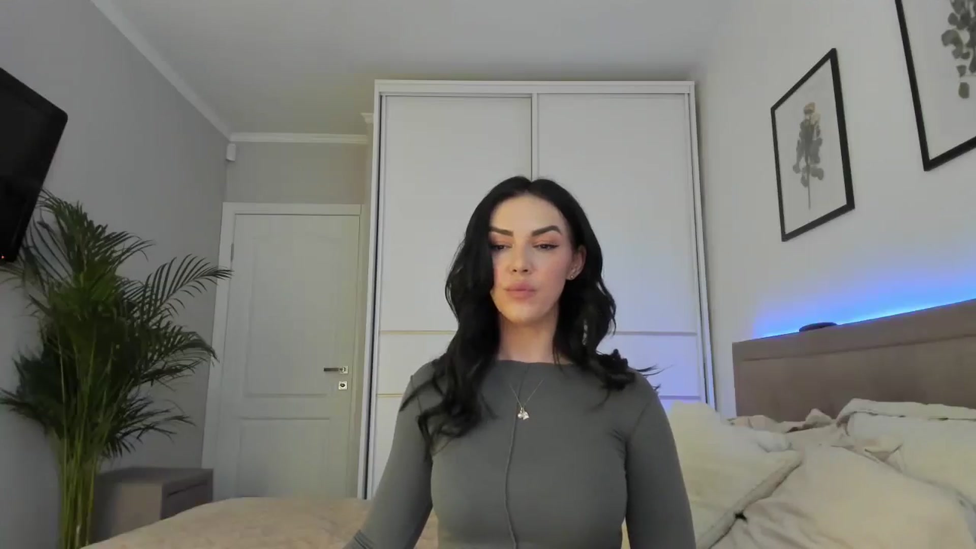 Gallery image thumbnail from MissNelly_'s myfreecams stream on, 06/11/2025, 14:42 image 6 of 20