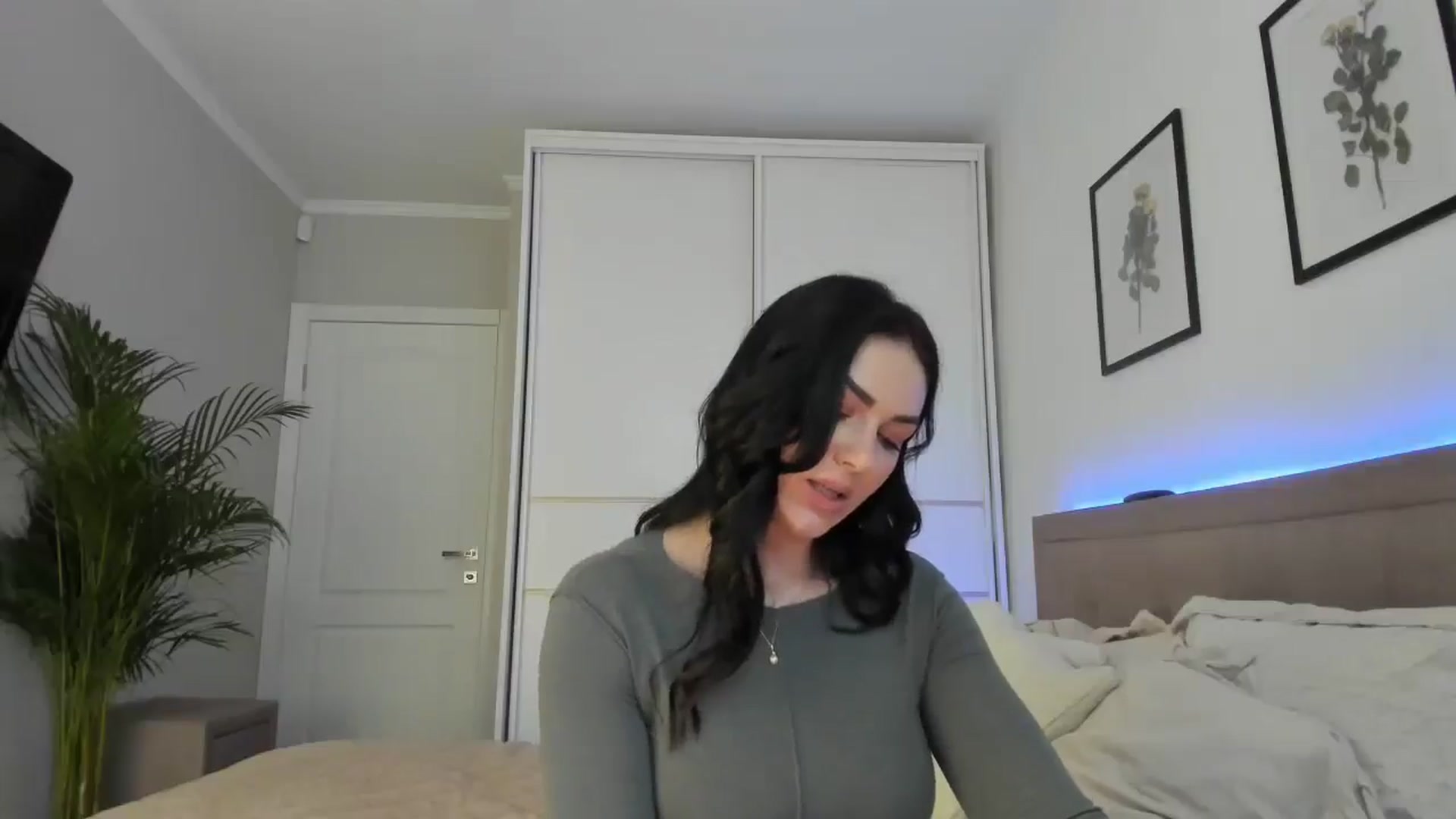 Gallery image thumbnail from MissNelly_'s myfreecams stream on, 06/11/2025, 14:42 image 4 of 20