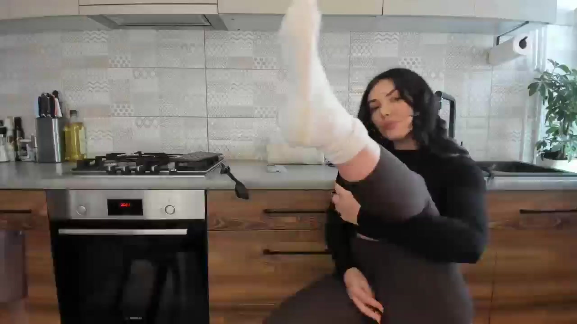 Gallery image thumbnail from MissNelly_'s myfreecams stream on, 06/14/2025, 14:38 image 13 of 20