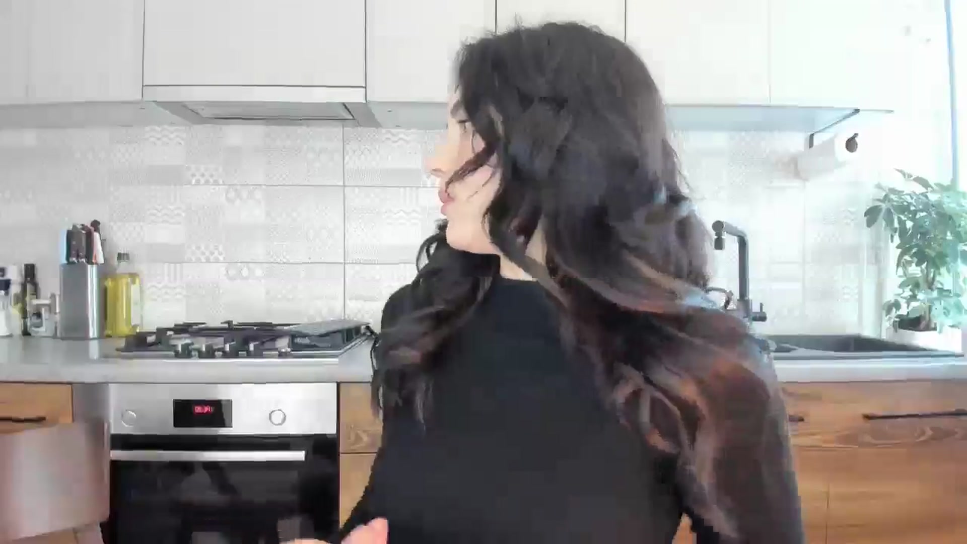 Gallery image thumbnail from MissNelly_'s myfreecams stream on, 06/14/2025, 14:38 image 7 of 20