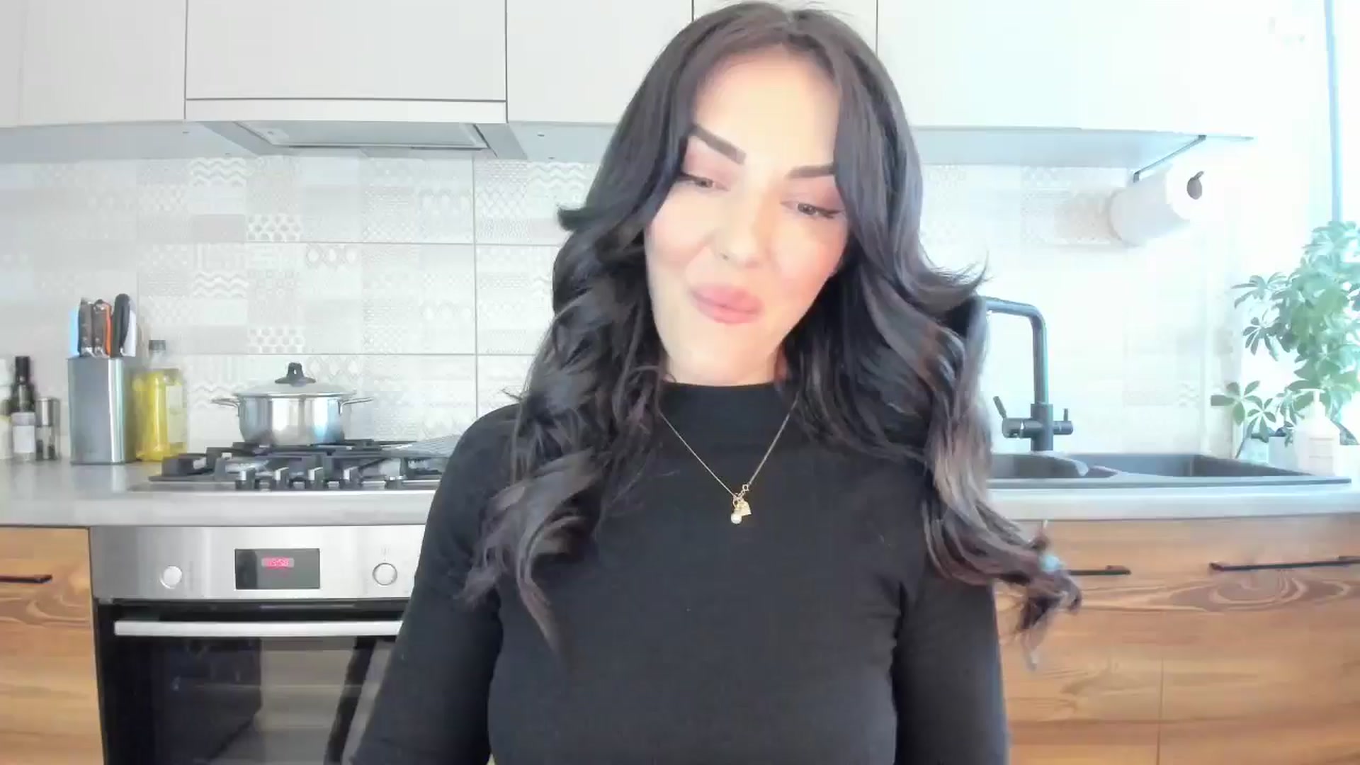Gallery image thumbnail from MissNelly_'s myfreecams stream on, 06/15/2025, 13:50 image 1 of 20