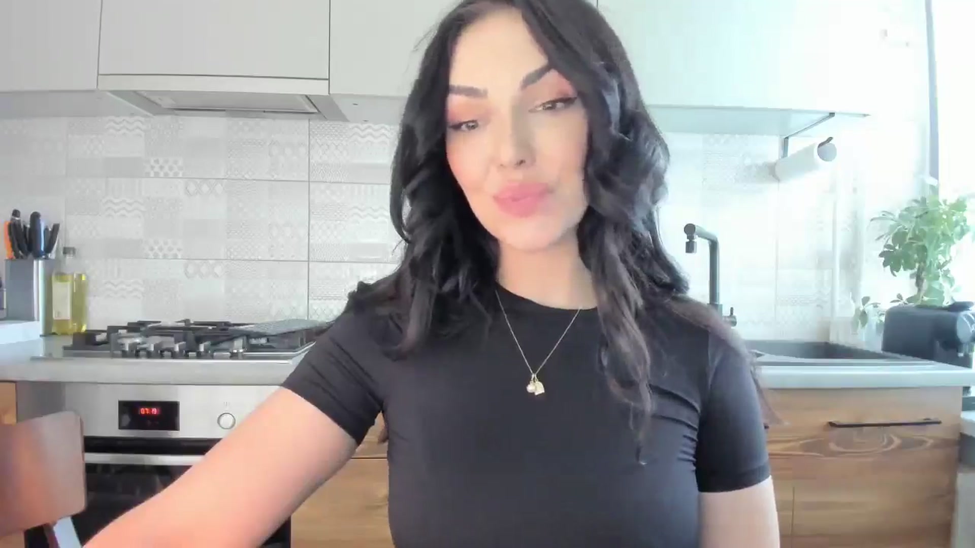 Gallery image thumbnail from MissNelly_'s myfreecams stream on, 07/08/2025, 15:04 image 12 of 20