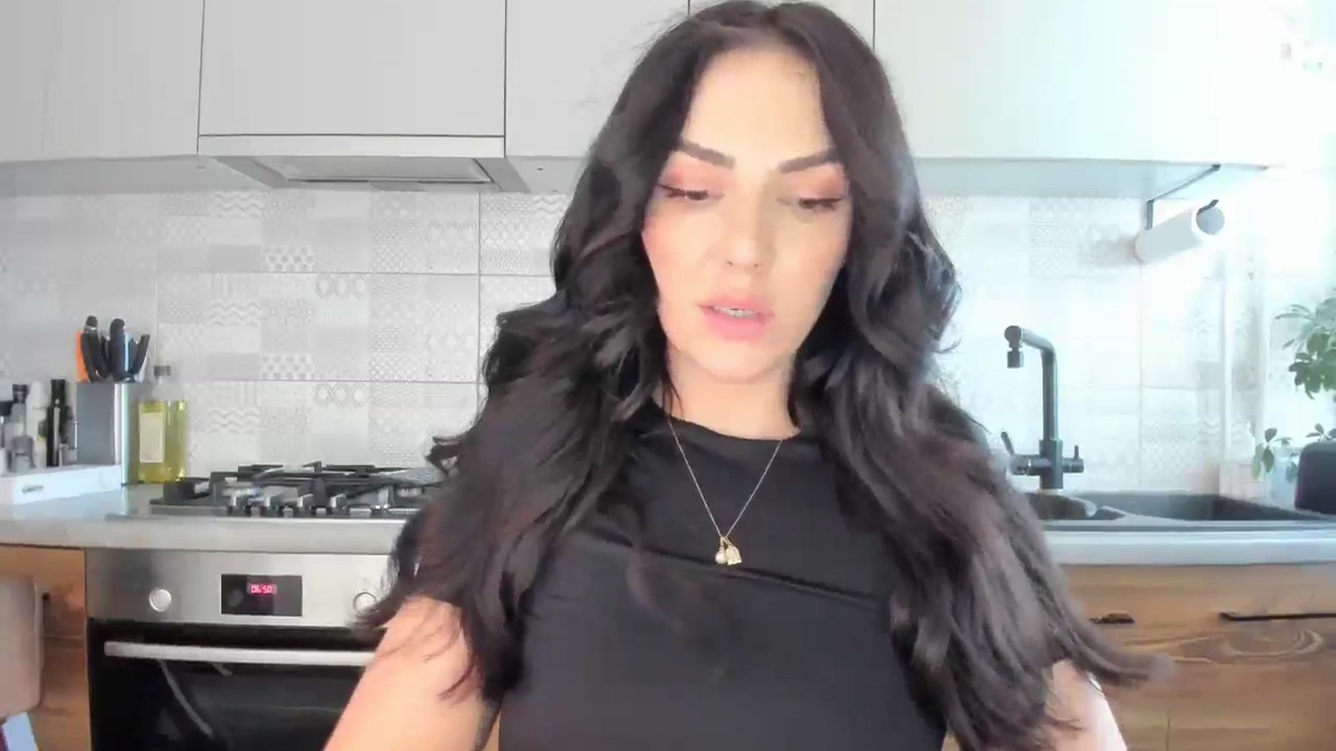 Gallery image thumbnail from MissNelly_'s myfreecams stream on, 07/08/2025, 15:04 image 4 of 20