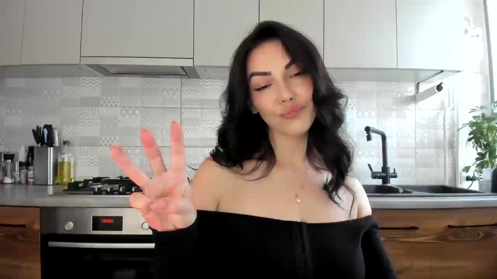 Gallery image thumbnail from MissNelly_'s myfreecams stream on, 07/29/2025, 12:35 image 12 of 20