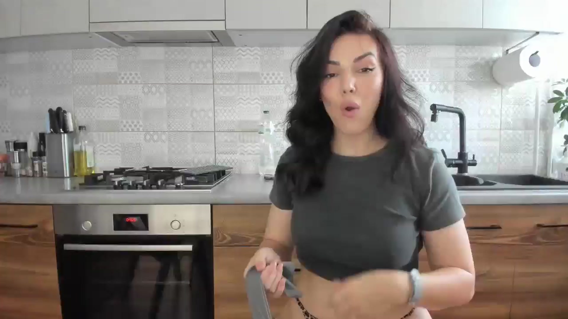 Gallery image thumbnail from MissNelly_'s myfreecams stream on, 07/31/2025, 14:20 image 1 of 20