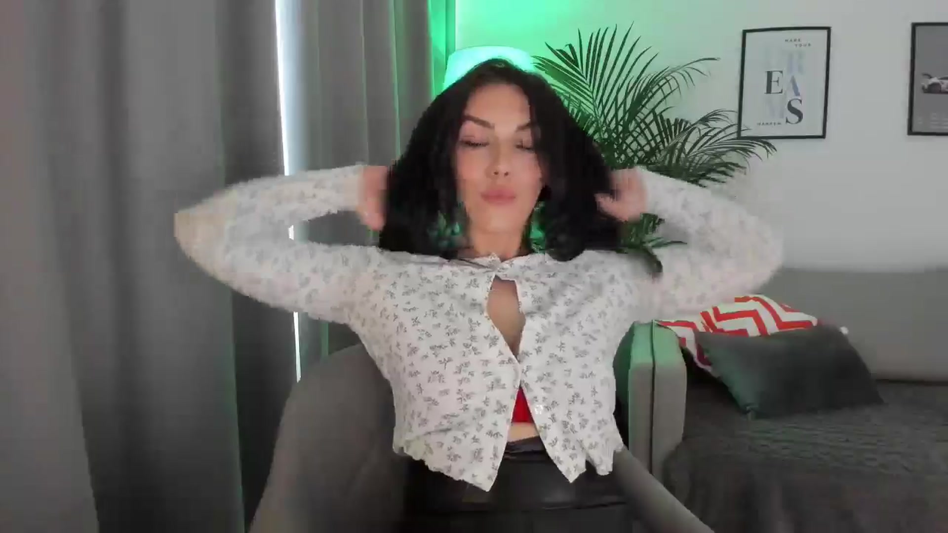 Gallery image thumbnail from MissNelly_'s myfreecams stream on, 08/11/2025, 10:30 image 10 of 20