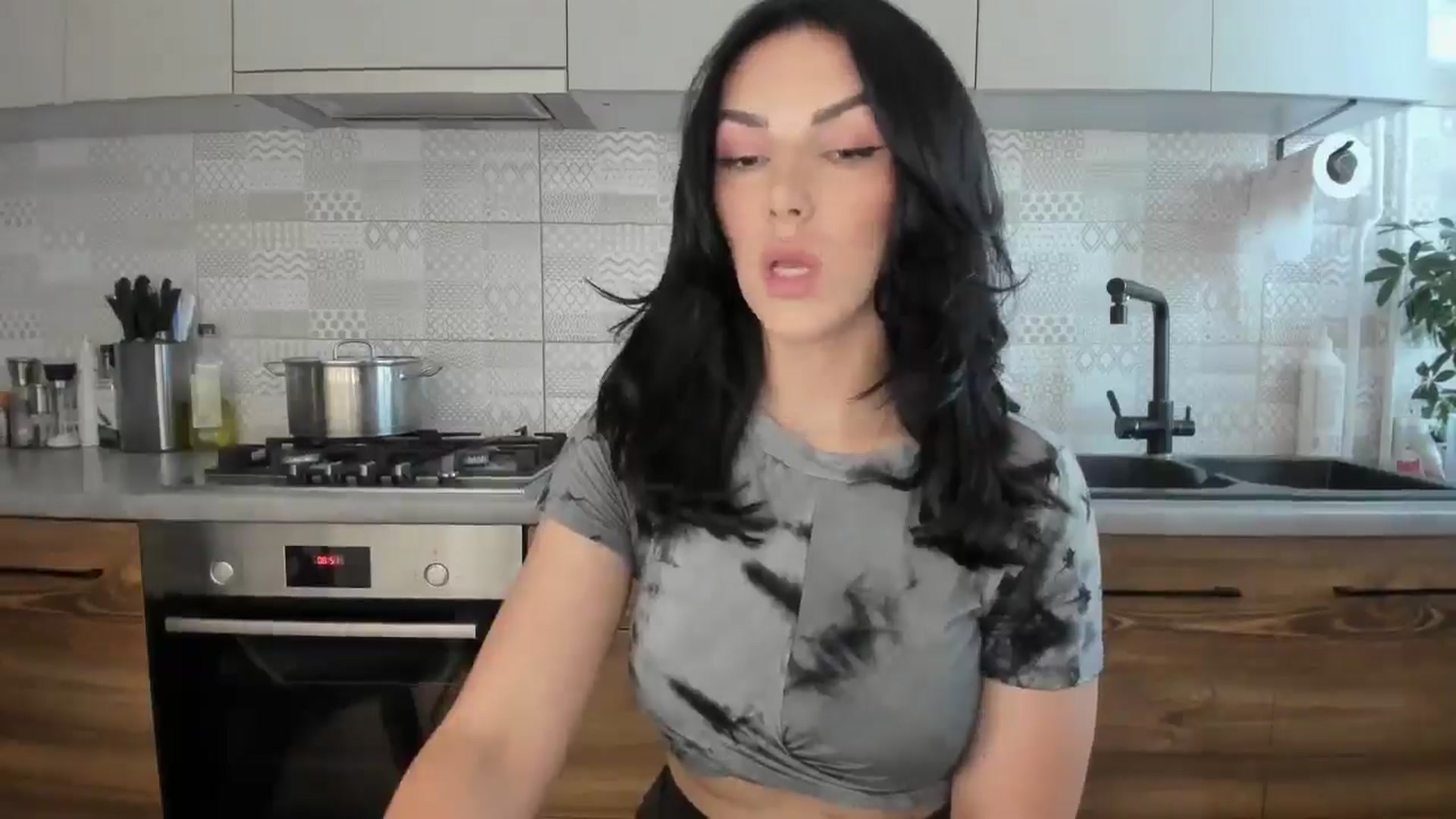 Gallery image thumbnail from MissNelly_'s myfreecams stream on, 08/14/2025, 16:09 image 14 of 20
