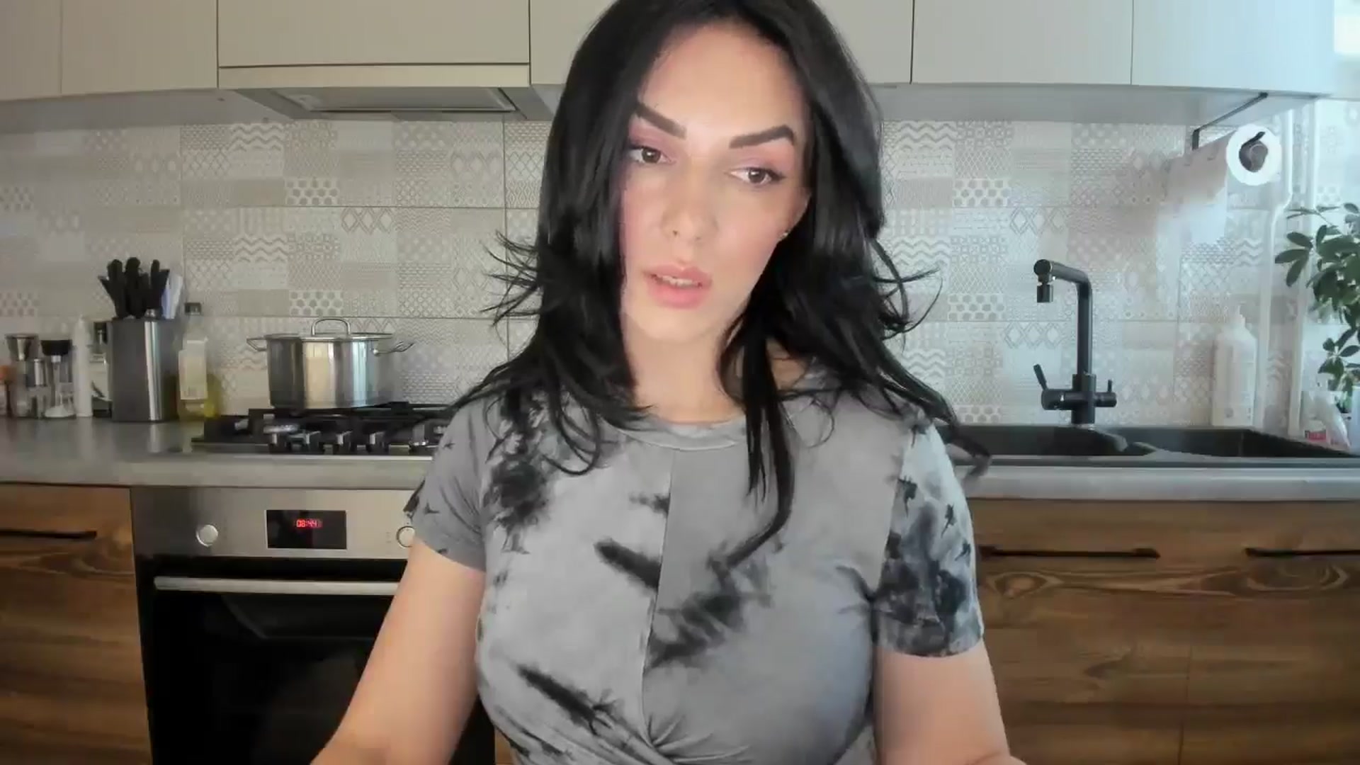 Gallery image thumbnail from MissNelly_'s myfreecams stream on, 08/14/2025, 16:09 image 5 of 20