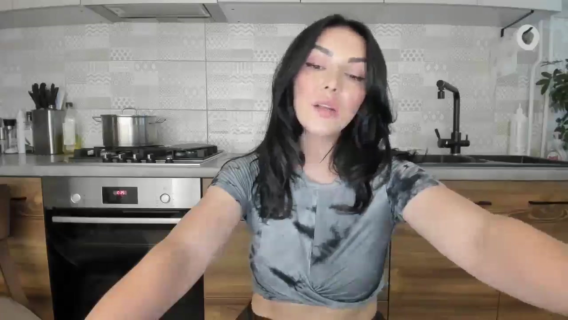 Gallery image thumbnail from MissNelly_'s myfreecams stream on, 08/14/2025, 17:41 image 17 of 20