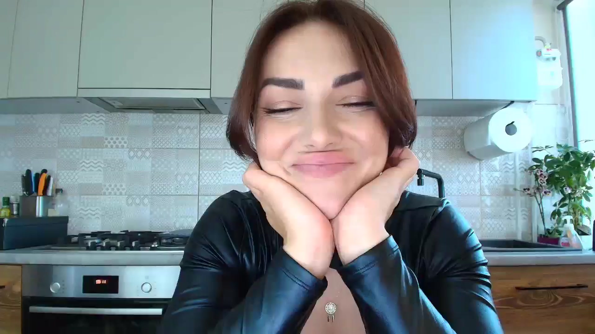Gallery image thumbnail from MissNelly_'s myfreecams stream on, 09/21/2025, 13:05 image 11 of 20