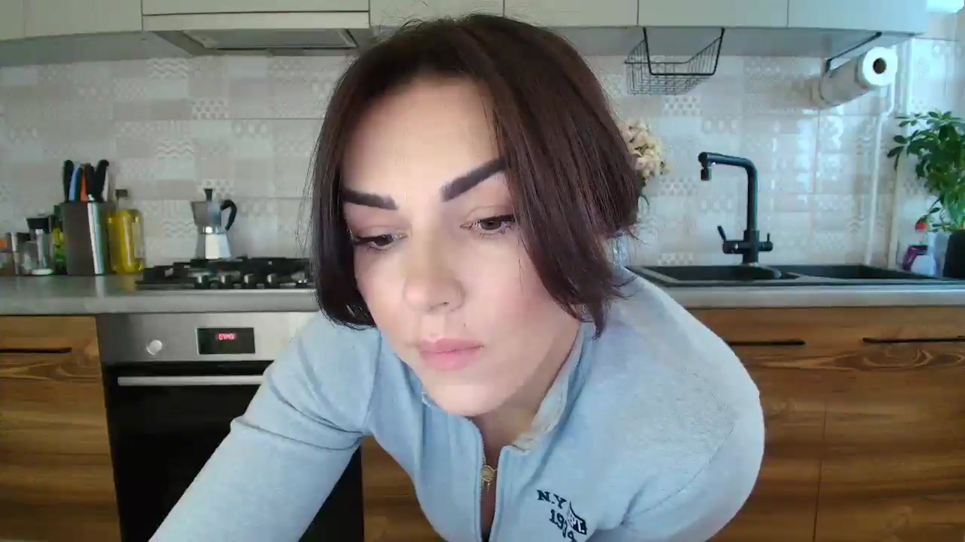 Gallery image thumbnail from MissNelly_'s myfreecams stream on, 10/05/2025, 13:01 image 4 of 20