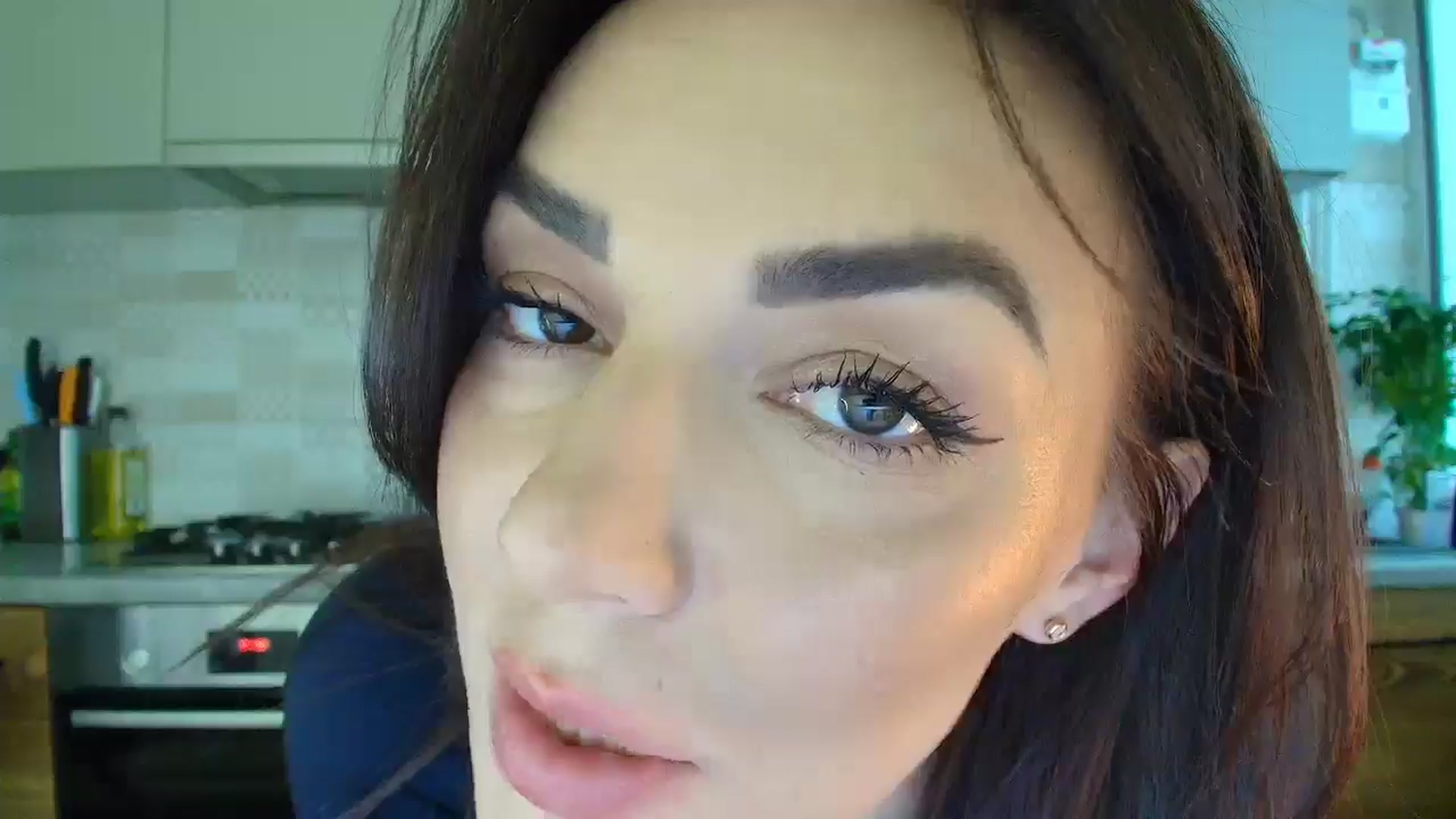Gallery image thumbnail from MissNelly_'s myfreecams stream on, 10/11/2025, 11:20 image 18 of 20