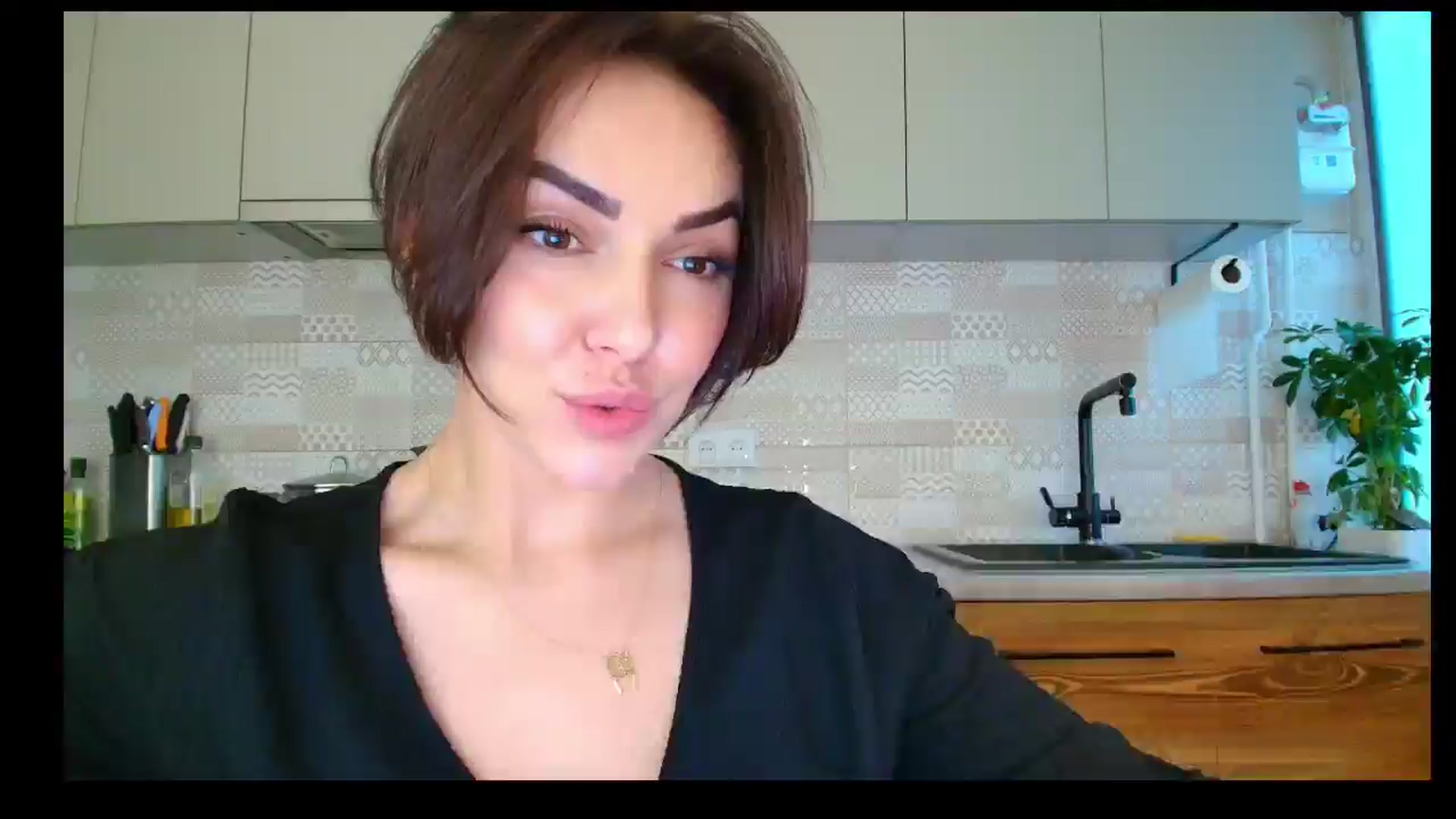 Gallery image thumbnail from MissNelly_'s myfreecams stream on, 10/21/2025, 14:52 image 18 of 20