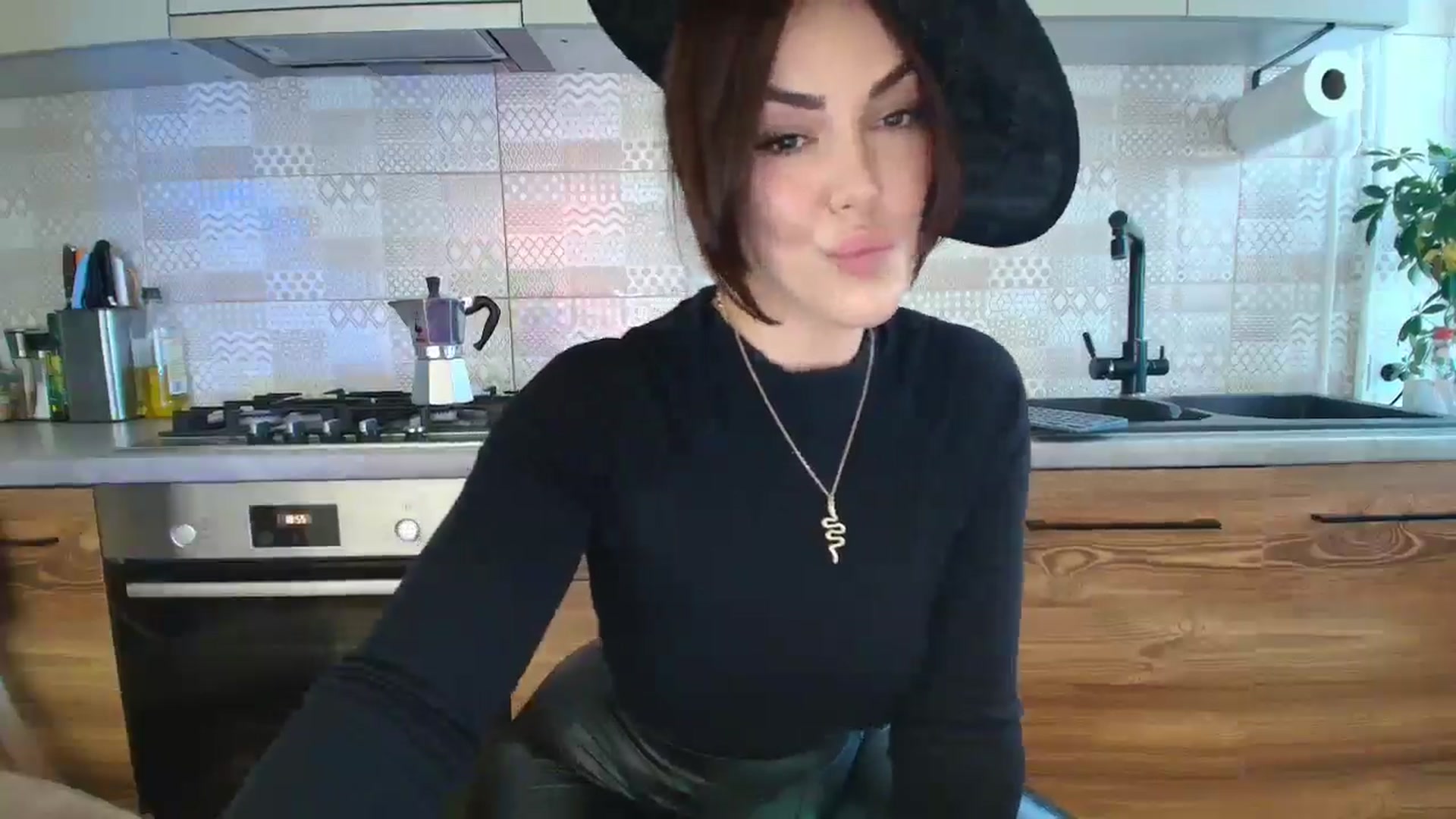 Gallery image thumbnail from MissNelly_'s myfreecams stream on, 10/30/2025, 12:32 image 18 of 20