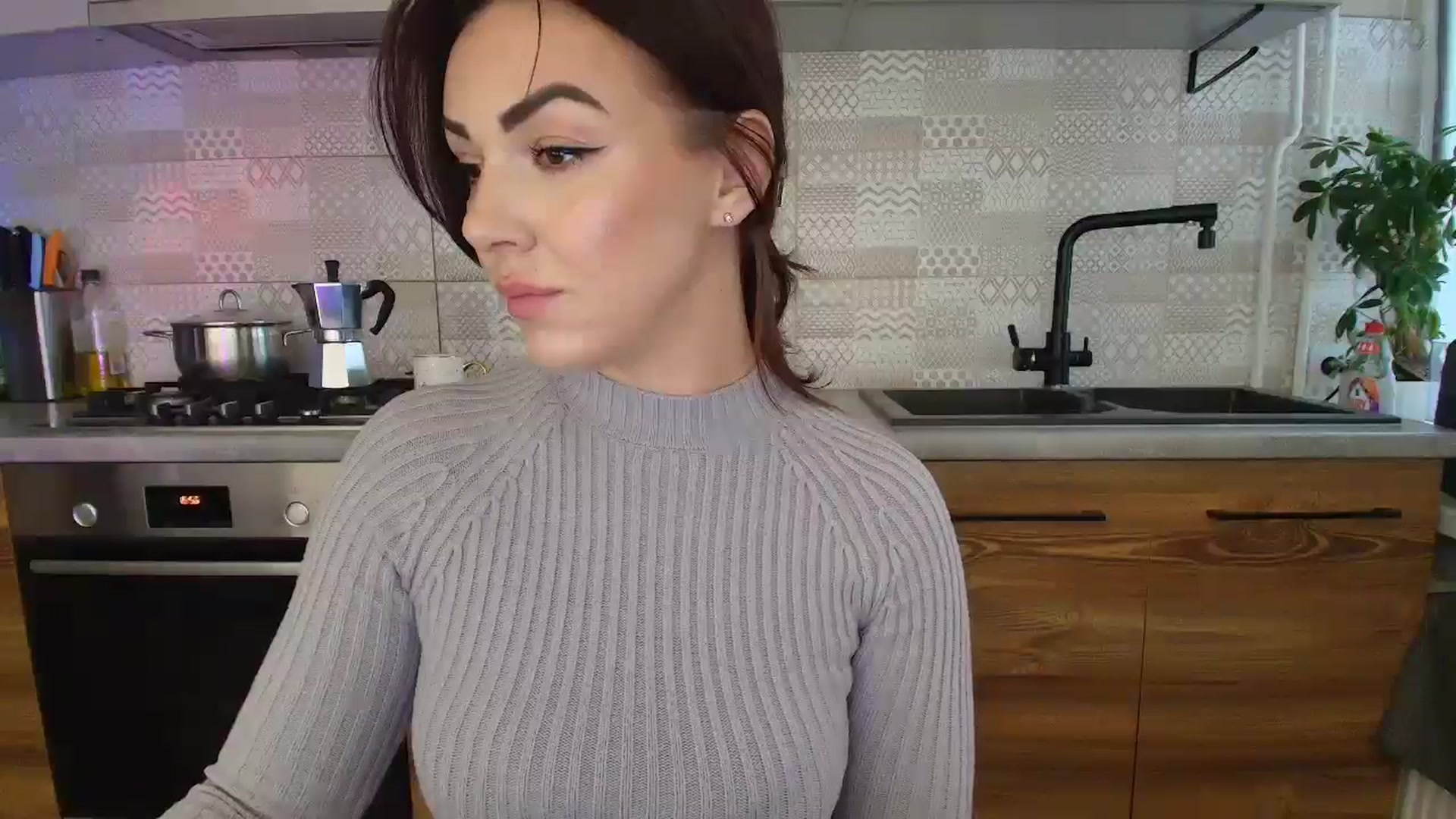 Gallery image thumbnail from MissNelly_'s myfreecams stream on, 11/12/2025, 12:38 image 13 of 20