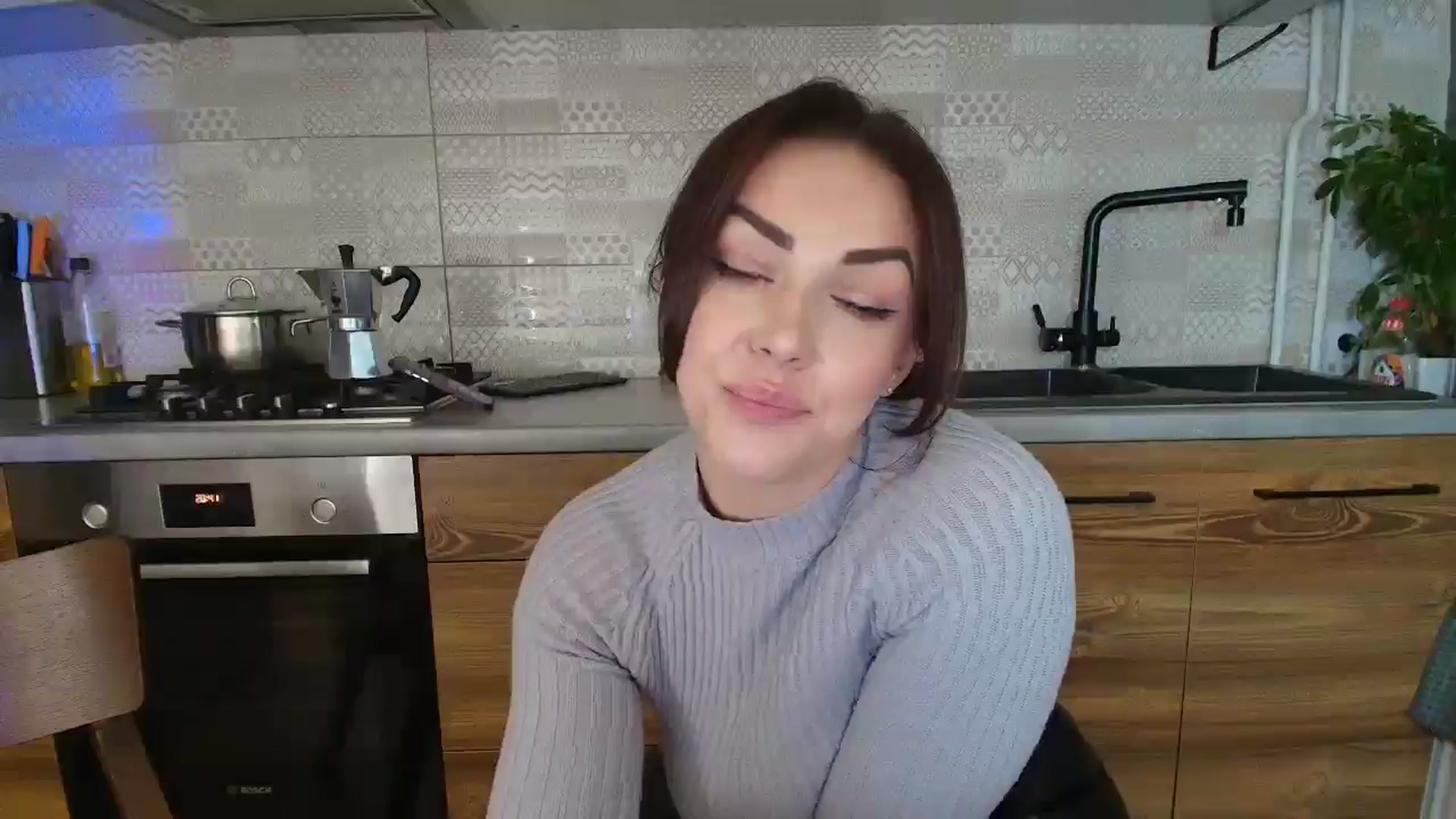 Gallery image thumbnail from MissNelly_'s myfreecams stream on, 11/12/2025, 17:05 image 7 of 20