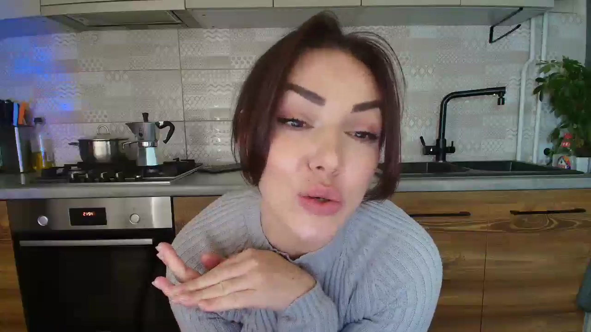 Gallery image thumbnail from MissNelly_'s myfreecams stream on, 11/12/2025, 17:34 image 20 of 20
