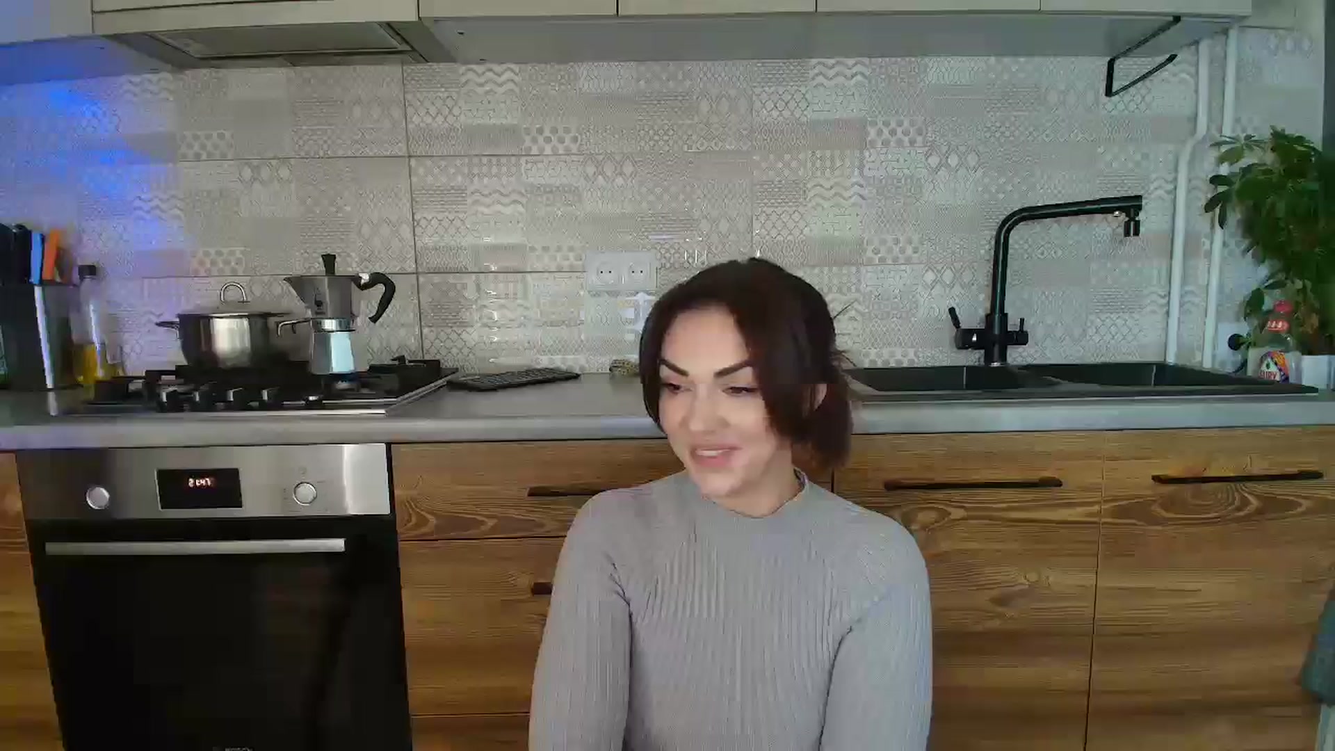 Gallery image thumbnail from MissNelly_'s myfreecams stream on, 11/12/2025, 17:34 image 12 of 20