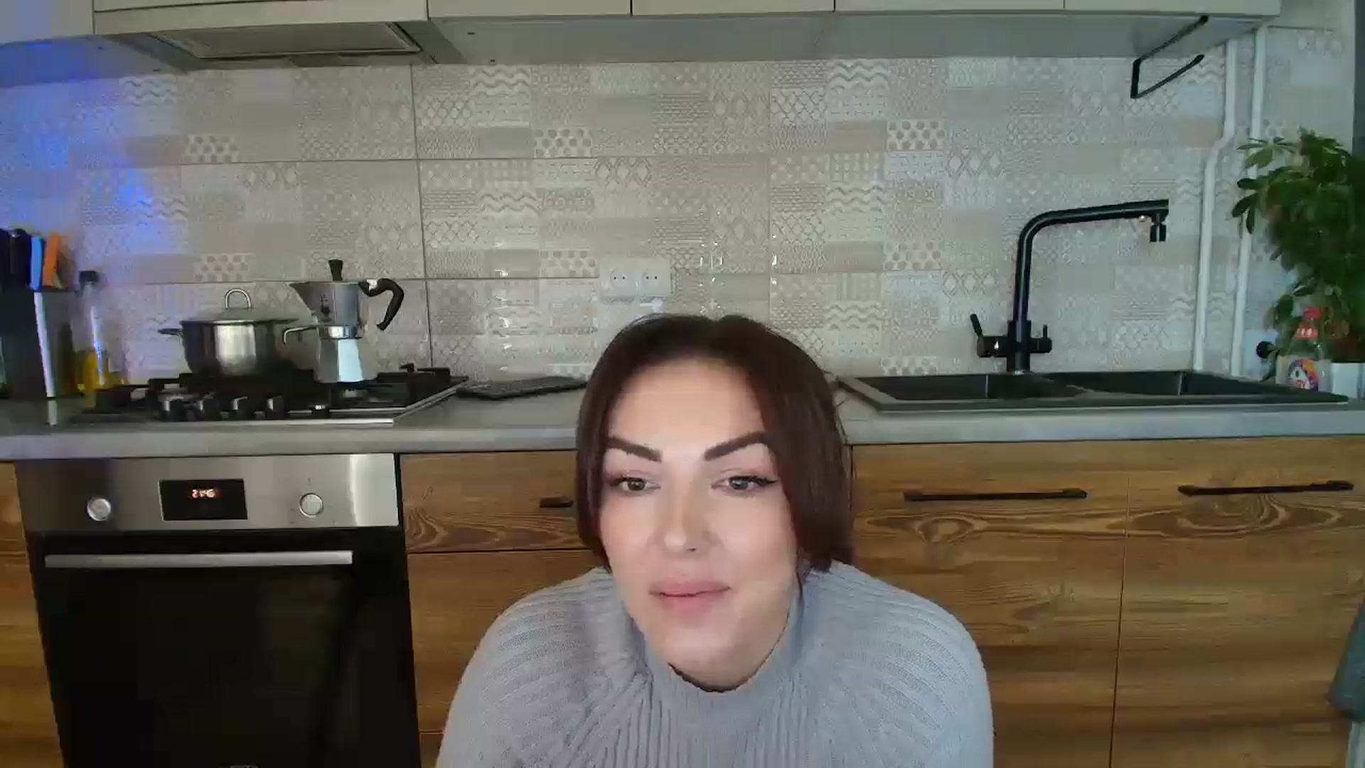 Gallery image thumbnail from MissNelly_'s myfreecams stream on, 11/12/2025, 17:34 image 11 of 20