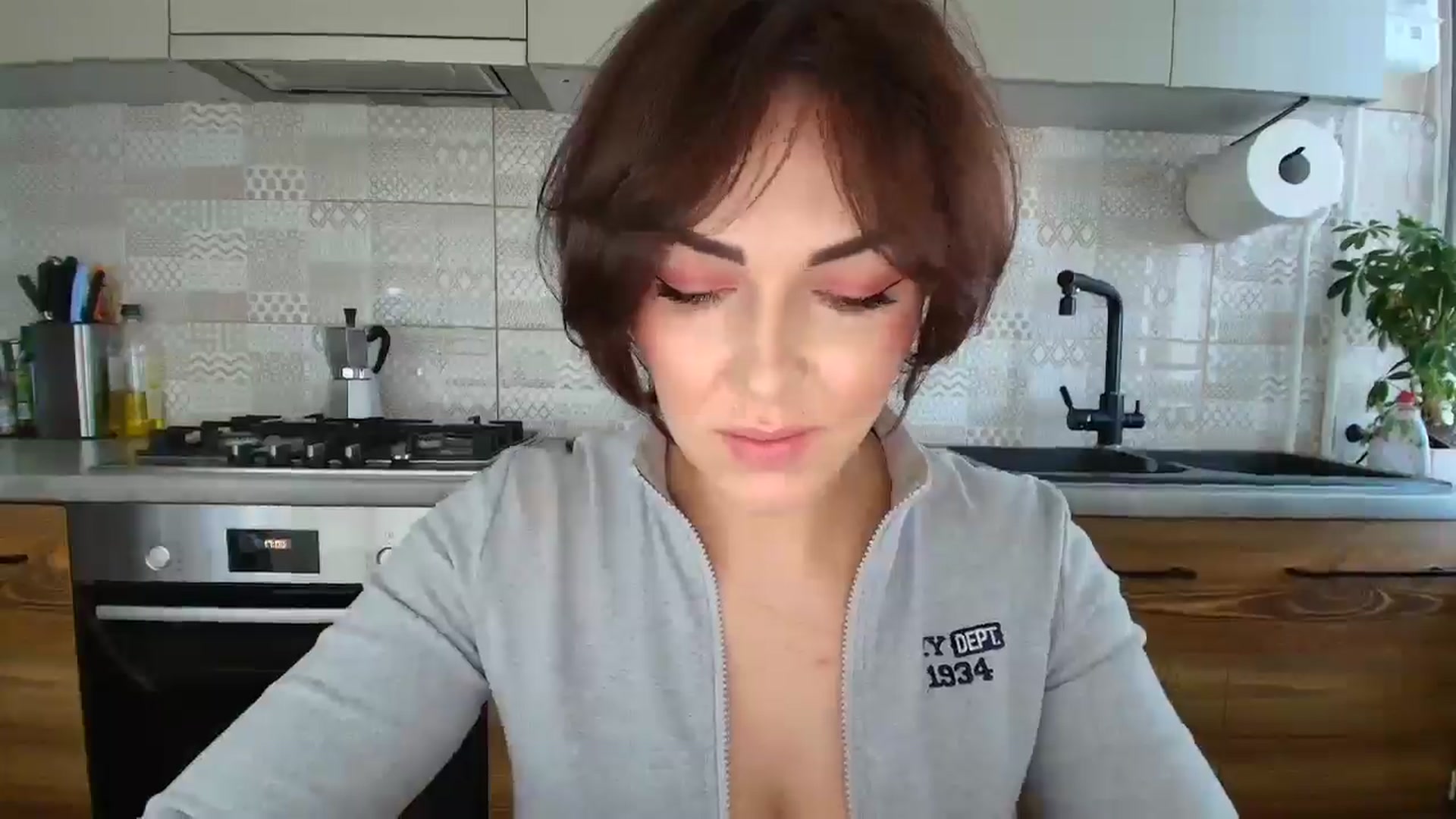 Gallery image thumbnail from MissNelly_'s myfreecams stream on, 11/14/2025, 12:44 image 17 of 20