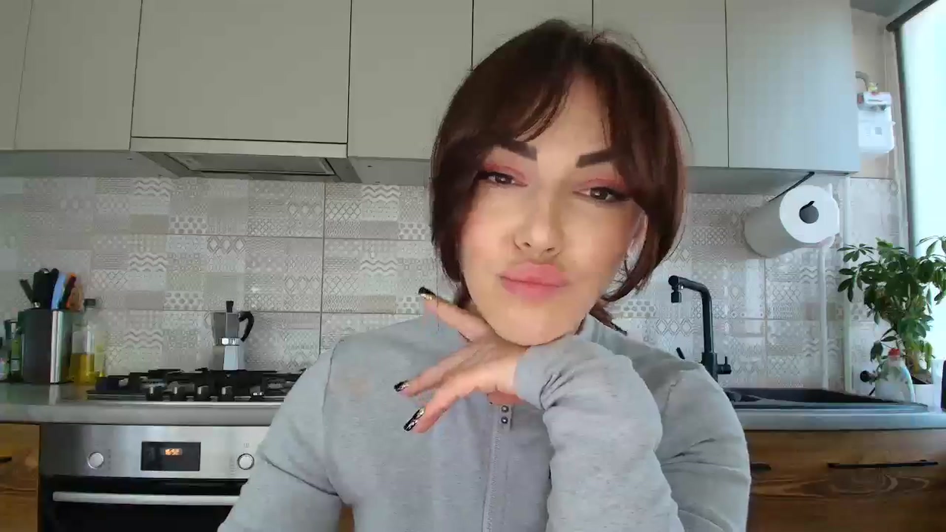 Gallery image thumbnail from MissNelly_'s myfreecams stream on, 11/14/2025, 12:44 image 12 of 20