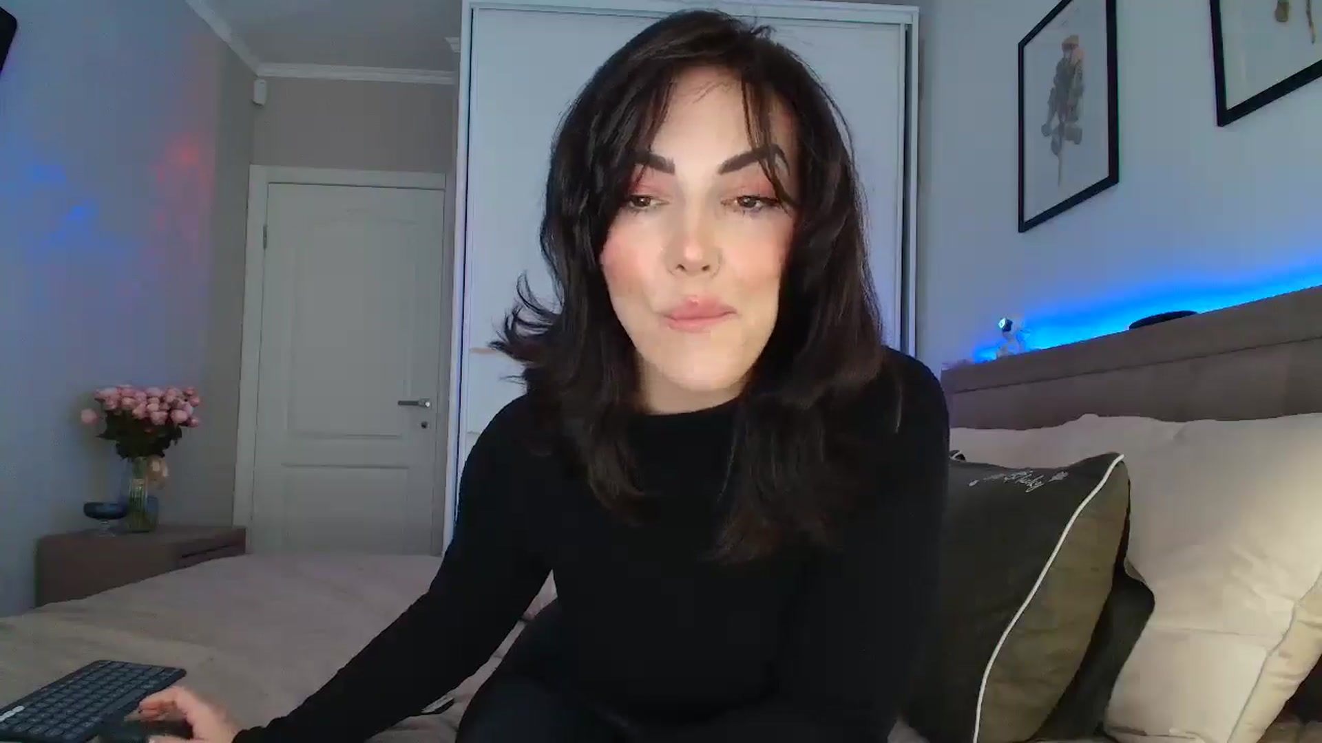 Gallery image thumbnail from MissNelly_'s myfreecams stream on, 11/18/2025, 15:28 image 3 of 20