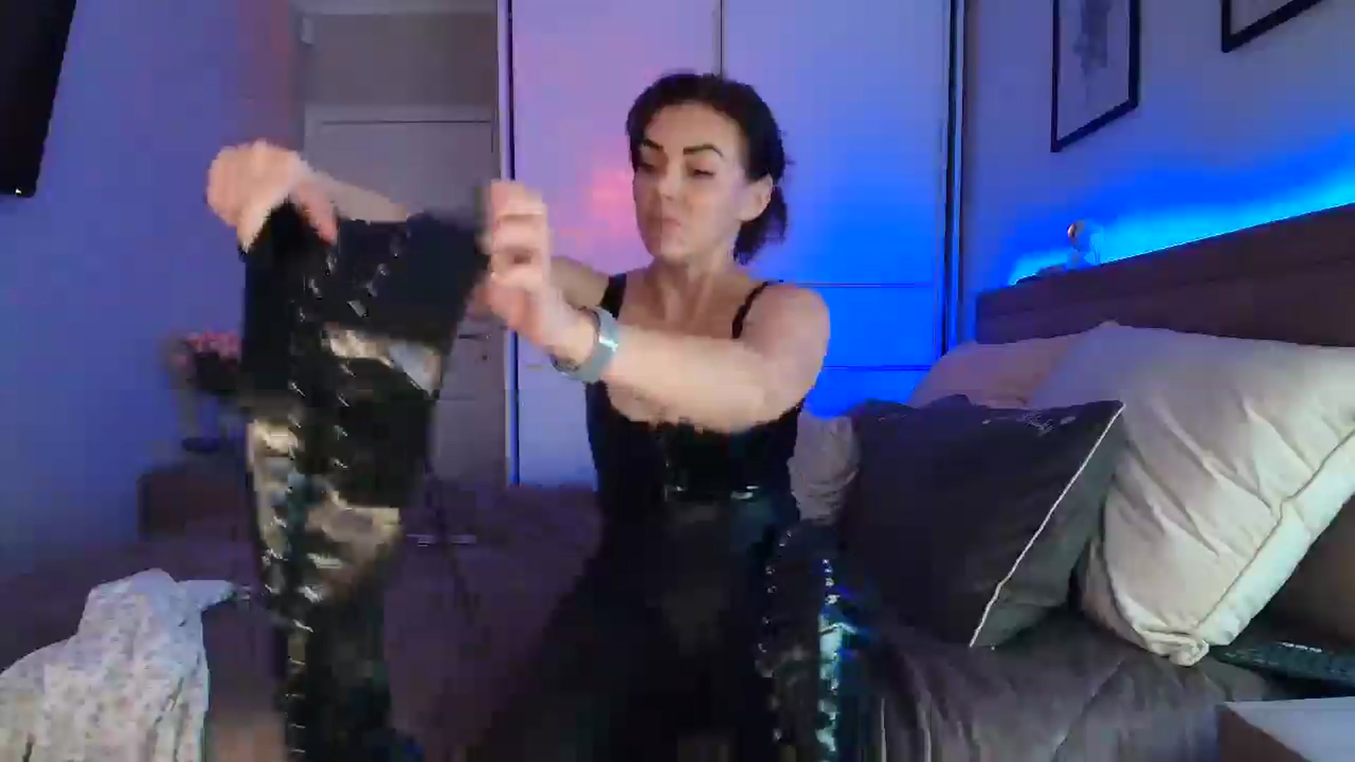 Gallery image thumbnail from MissNelly_'s myfreecams stream on, 11/19/2025, 22:42 image 14 of 20