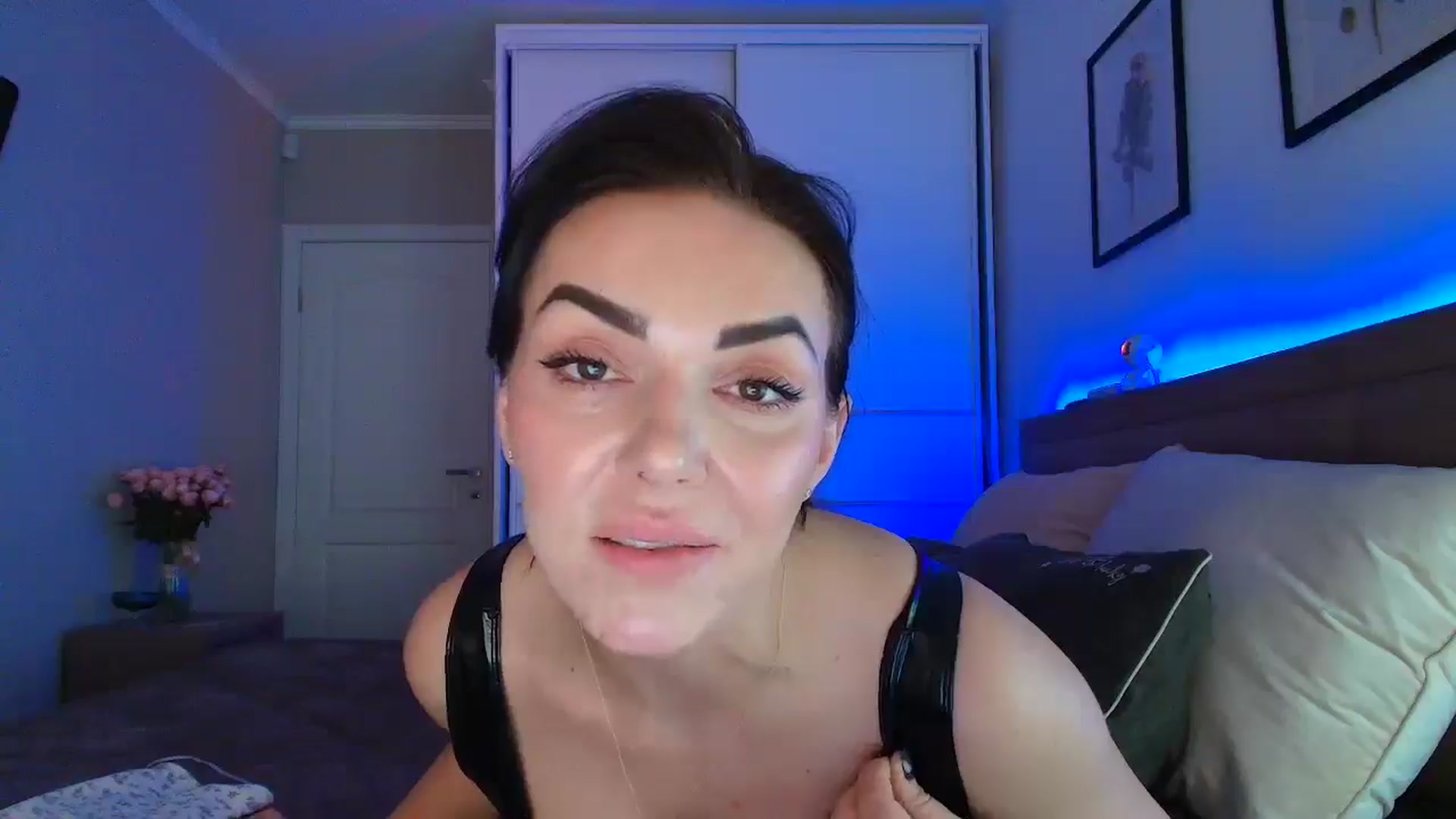Gallery image thumbnail from MissNelly_'s myfreecams stream on, 11/19/2025, 22:42 image 6 of 20