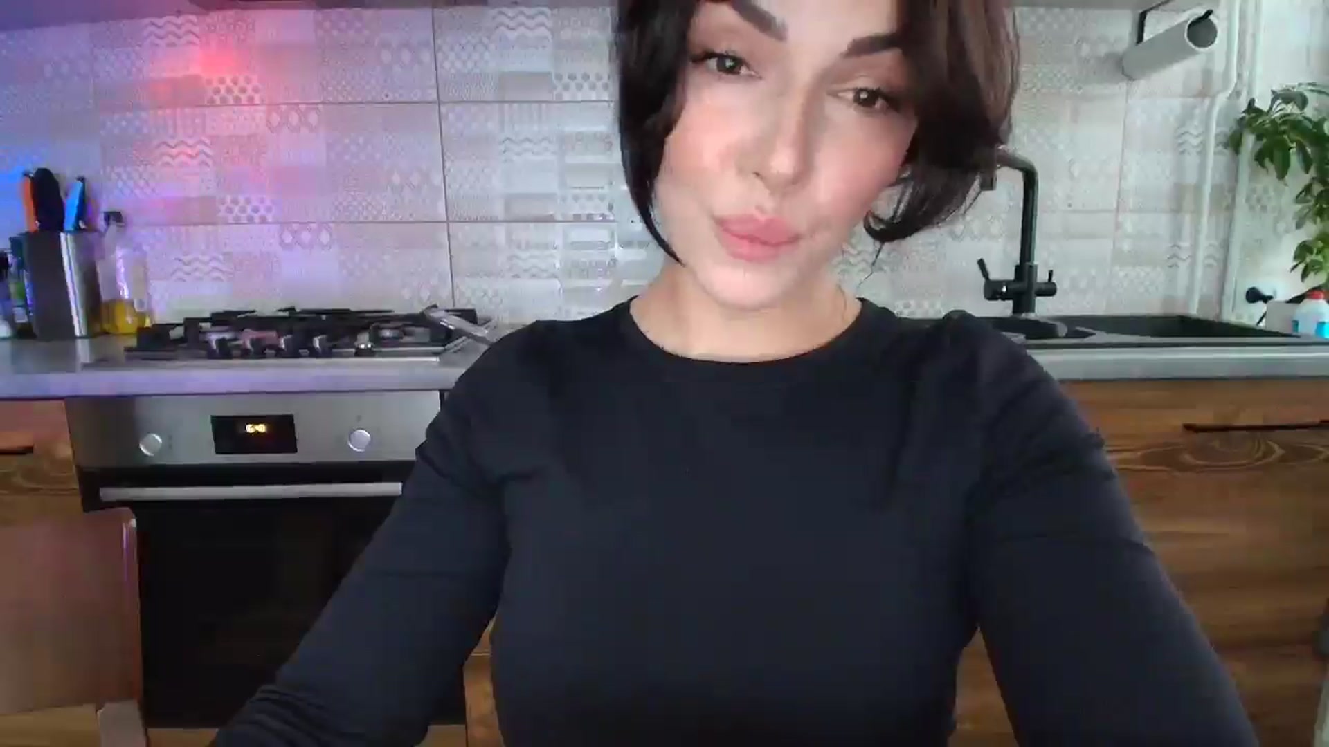 Gallery image thumbnail from MissNelly_'s myfreecams stream on, 11/20/2025, 10:11 image 15 of 20