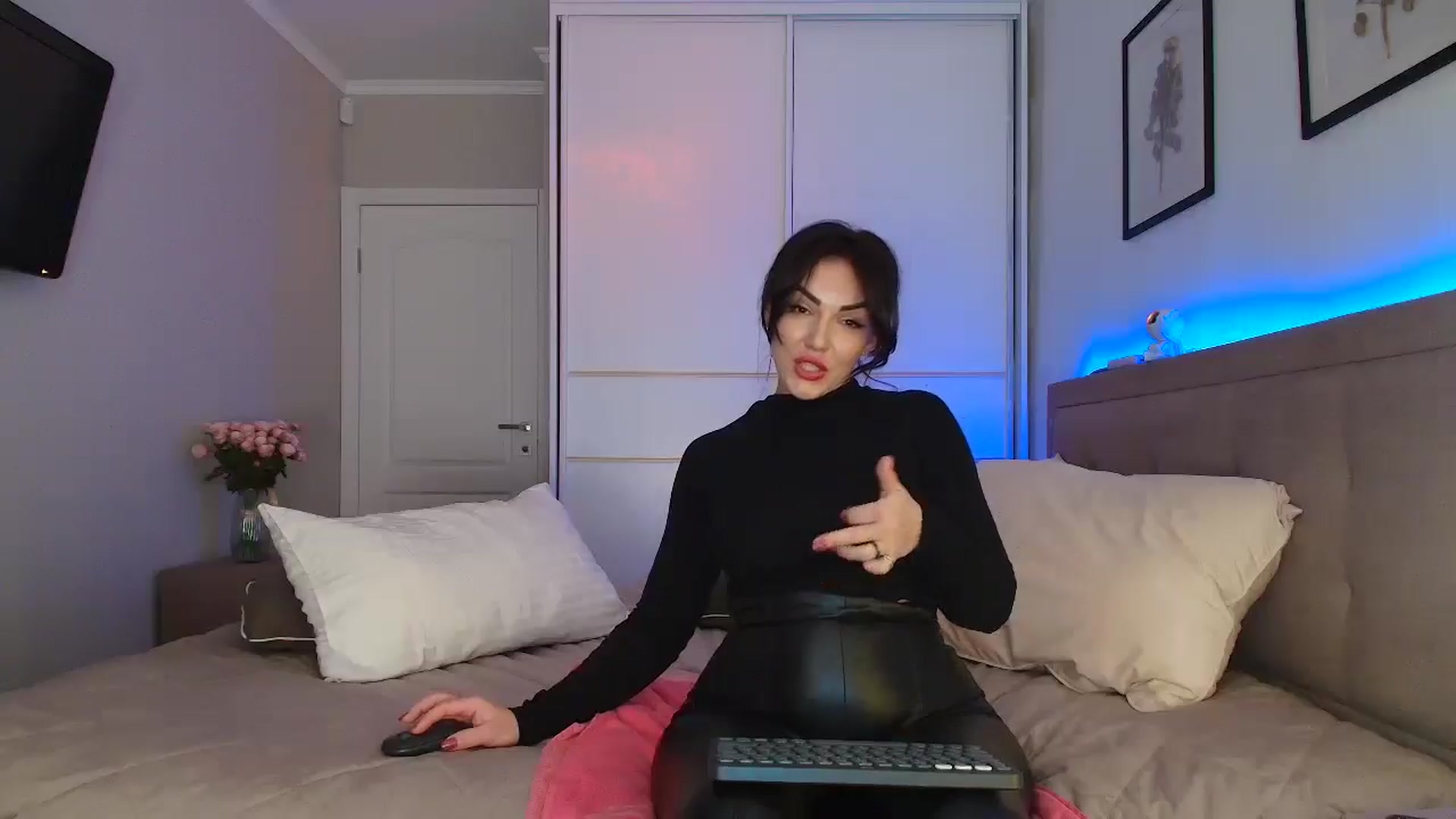Gallery image thumbnail from MissNelly_'s myfreecams stream on, 11/21/2025, 16:36 image 20 of 20
