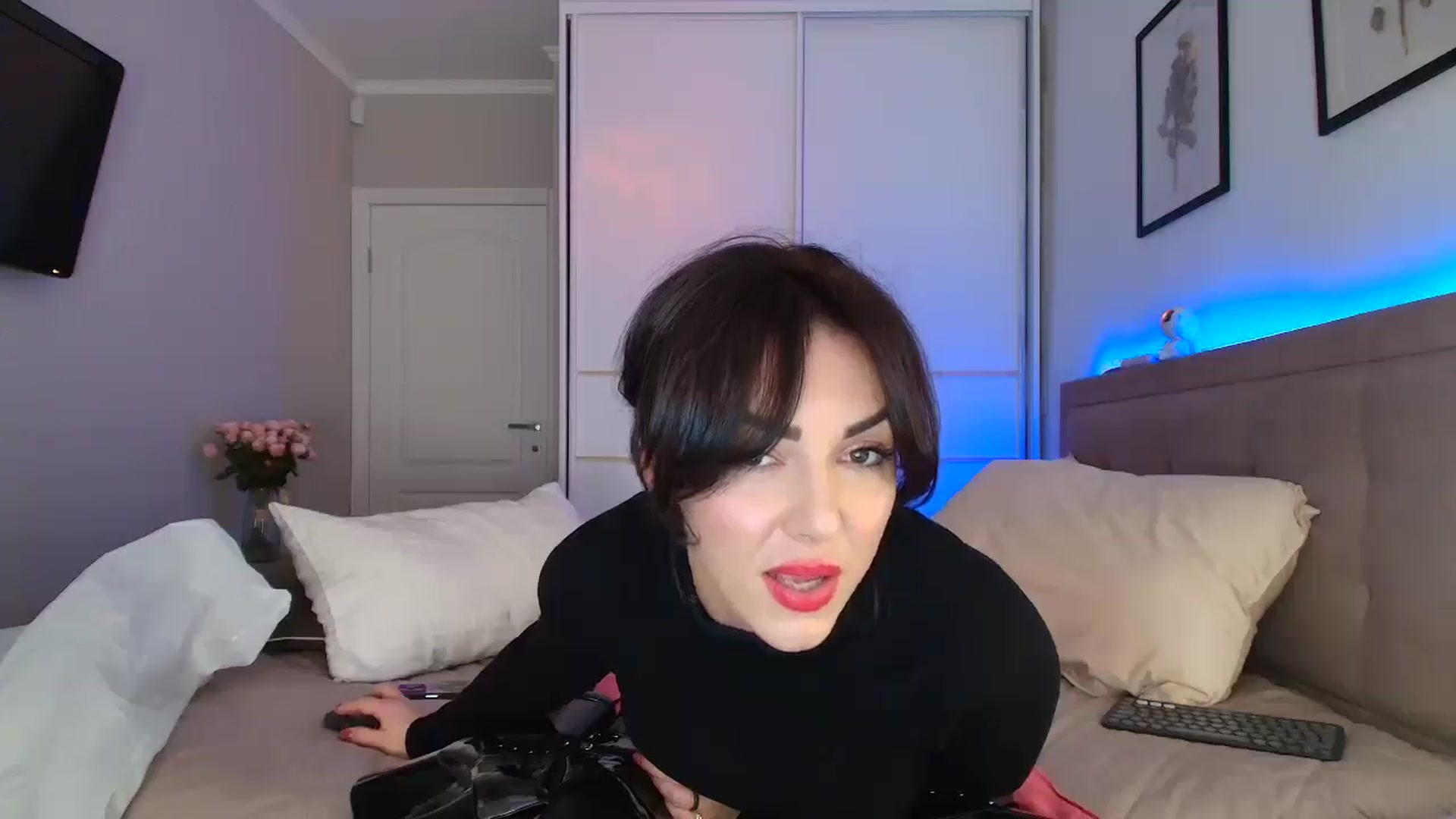 Gallery image thumbnail from MissNelly_'s myfreecams stream on, 11/21/2025, 16:36 image 17 of 20