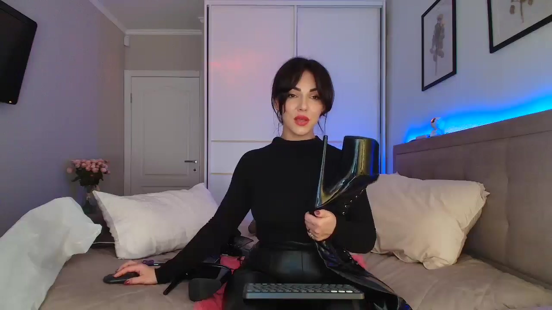 Gallery image thumbnail from MissNelly_'s myfreecams stream on, 11/21/2025, 16:36 image 18 of 20