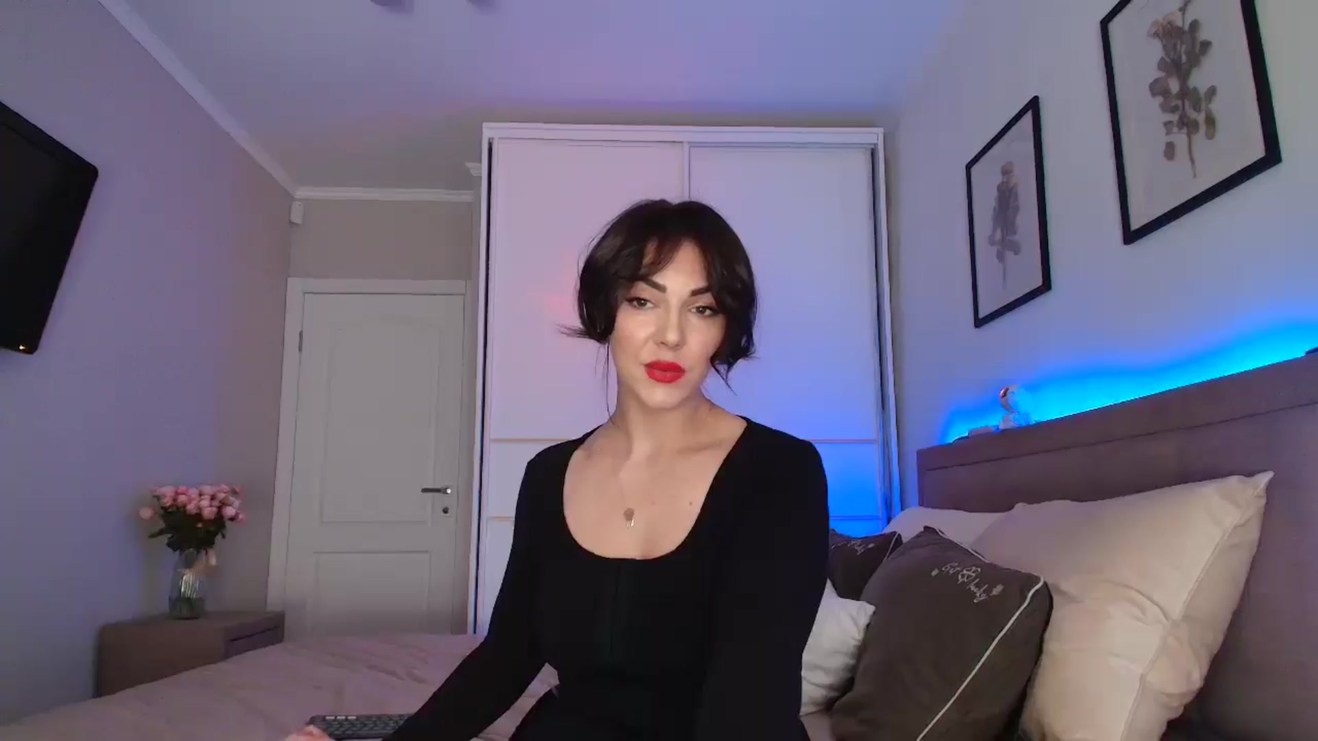 Gallery image thumbnail from MissNelly_'s myfreecams stream on, 11/21/2025, 16:36 image 2 of 20