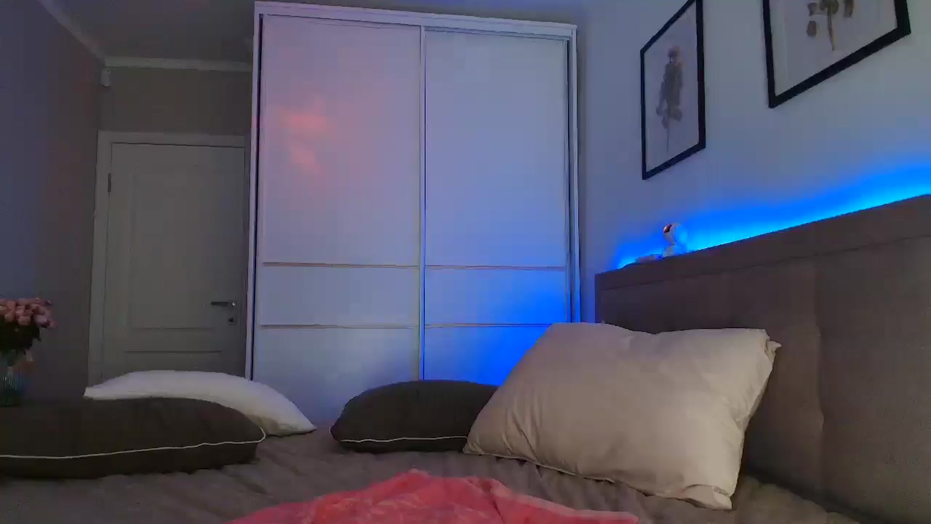 Gallery image thumbnail from MissNelly_'s myfreecams stream on, 11/21/2025, 17:45 image 8 of 20