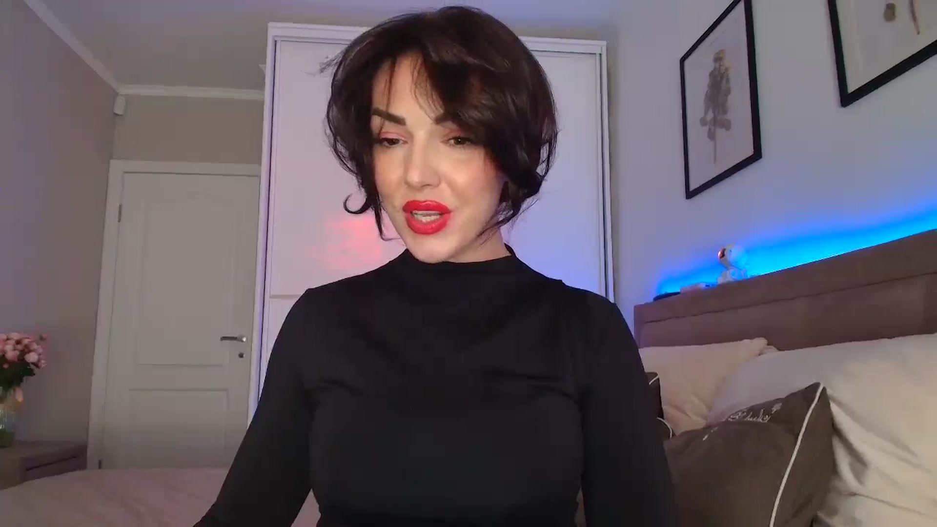 Gallery image thumbnail from MissNelly_'s myfreecams stream on, 11/22/2025, 15:17 image 18 of 20