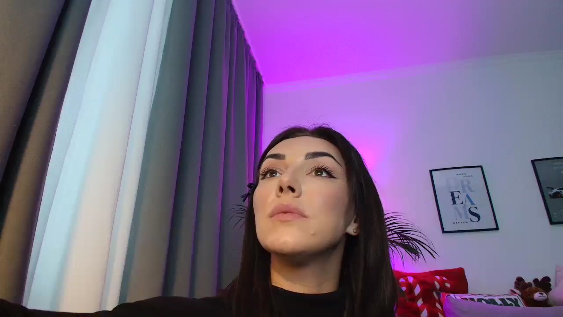 Gallery image thumbnail from MissNelly_'s myfreecams stream on, 12/01/2025, 14:25 image 15 of 20