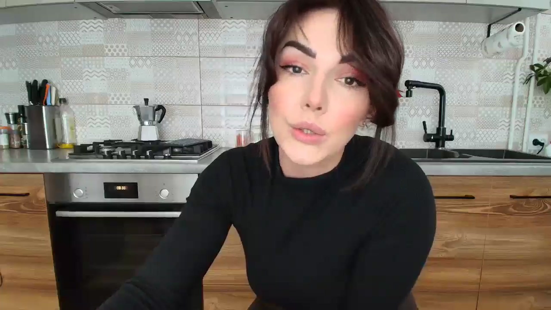 Gallery image thumbnail from MissNelly_'s myfreecams stream on, 12/08/2025, 13:13 image 4 of 20