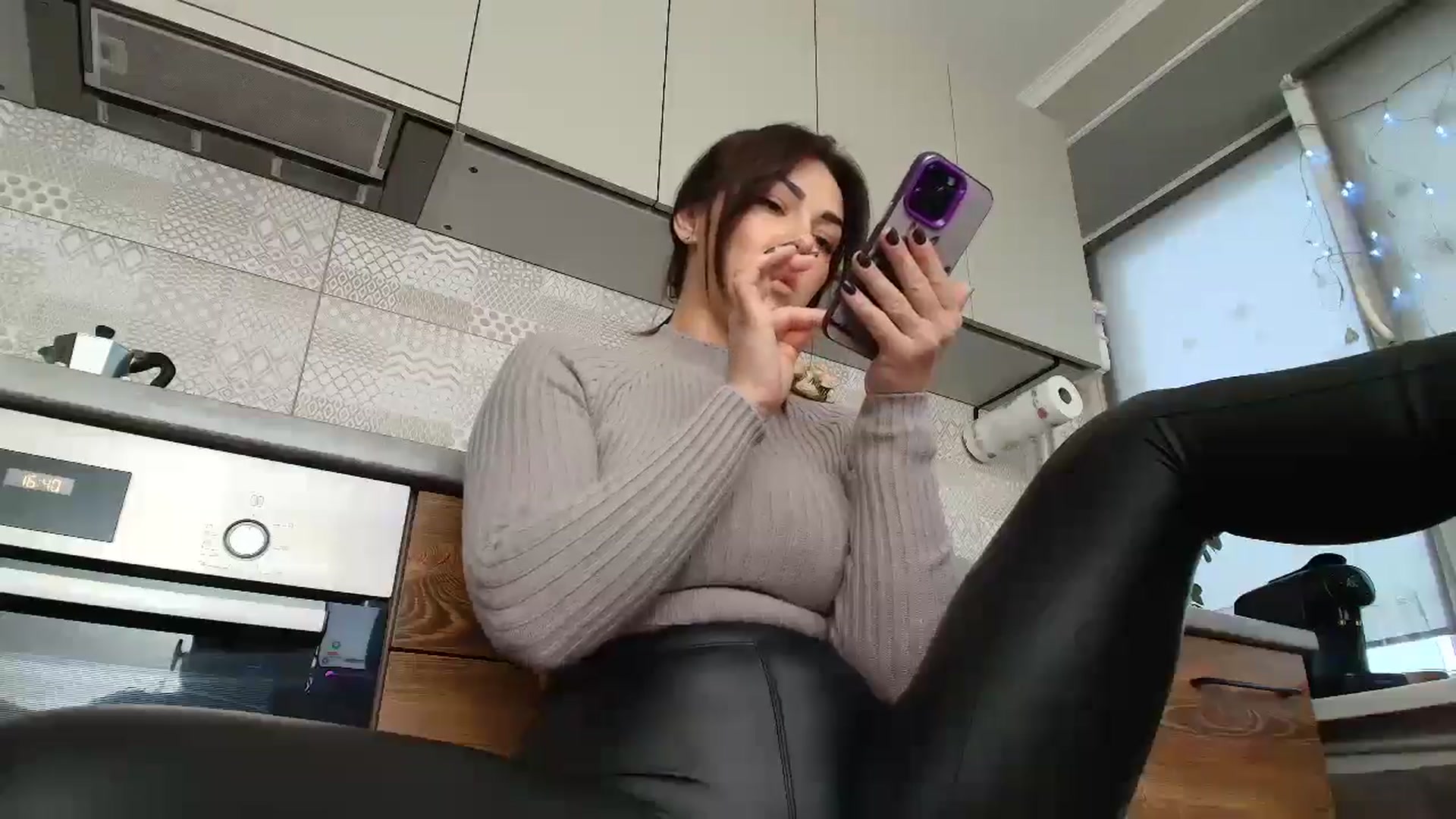 Gallery image thumbnail from MissNelly_'s myfreecams stream on, 12/12/2025, 14:48 image 3 of 20